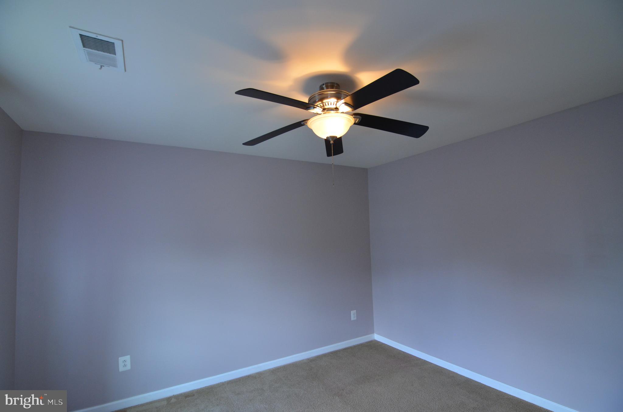 ESTATES AT ELK RUN - Residential Lease