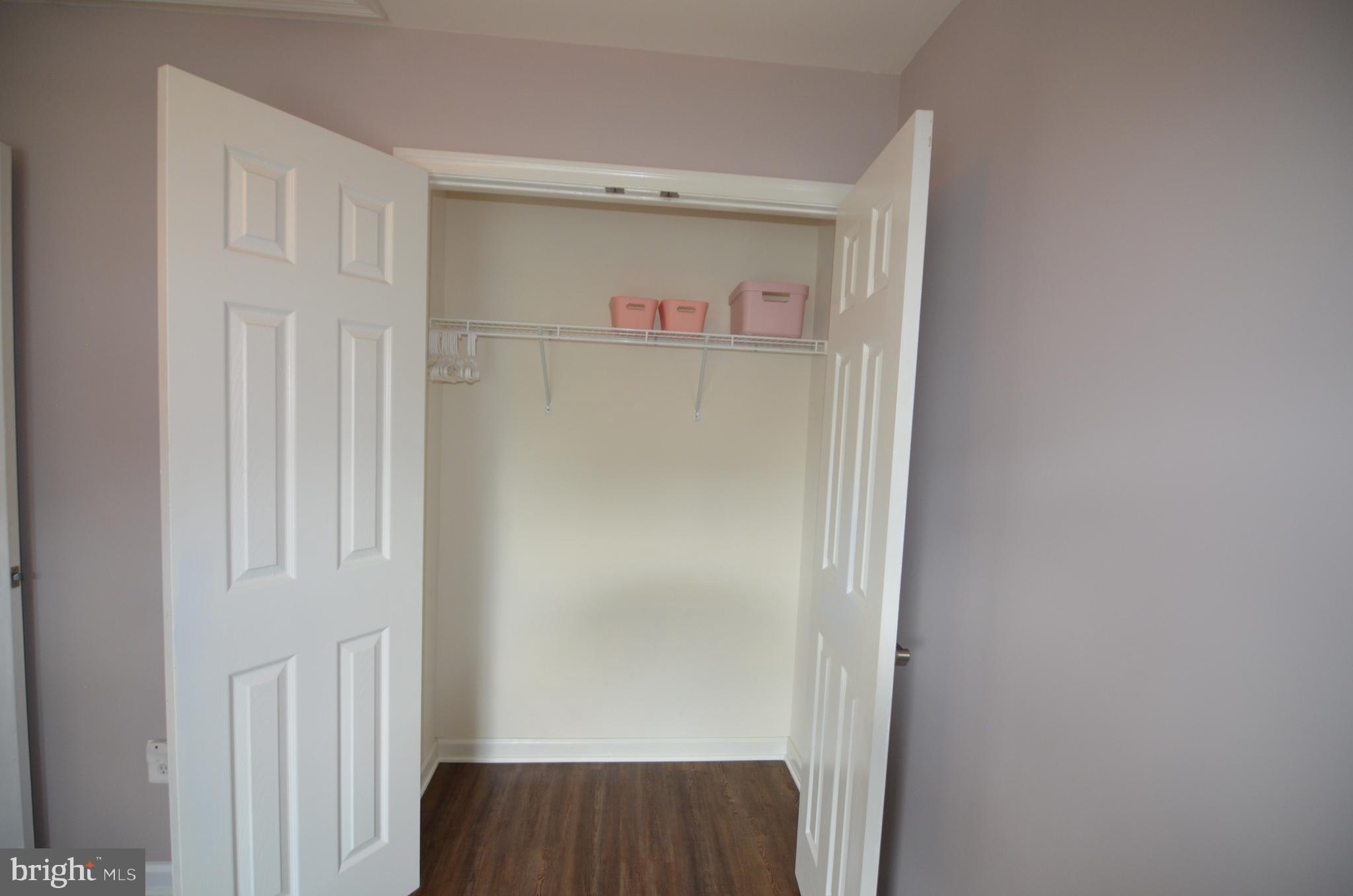 ESTATES AT ELK RUN - Residential Lease