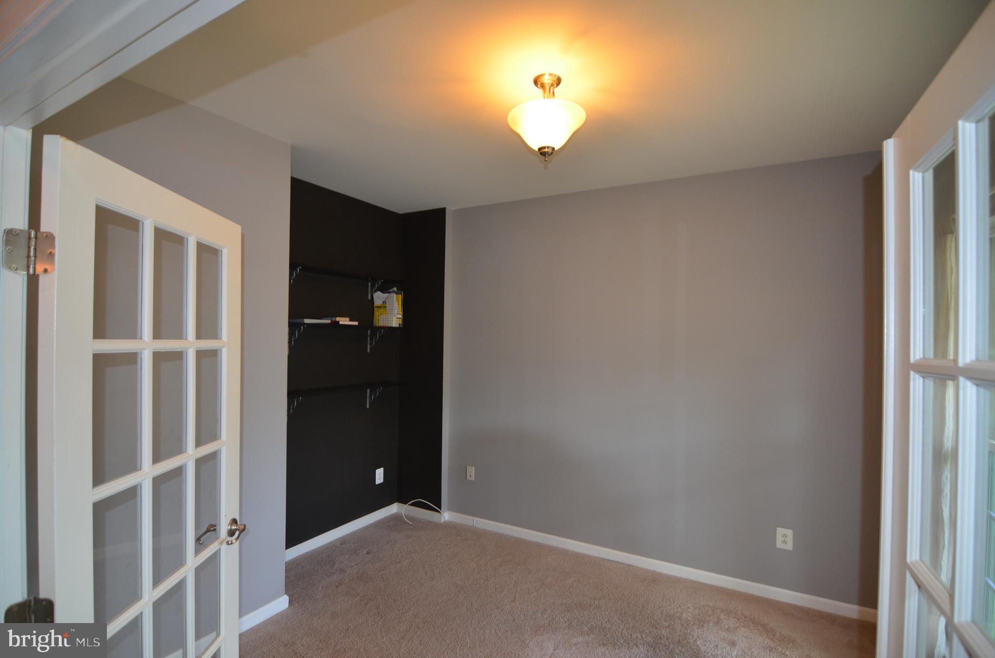 ESTATES AT ELK RUN - Residential Lease