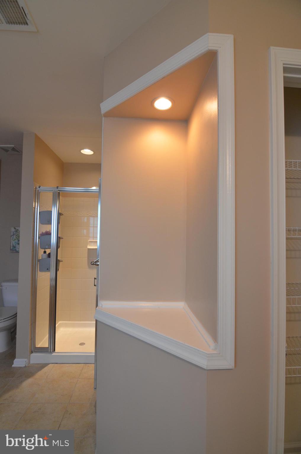 ESTATES AT ELK RUN - Residential Lease