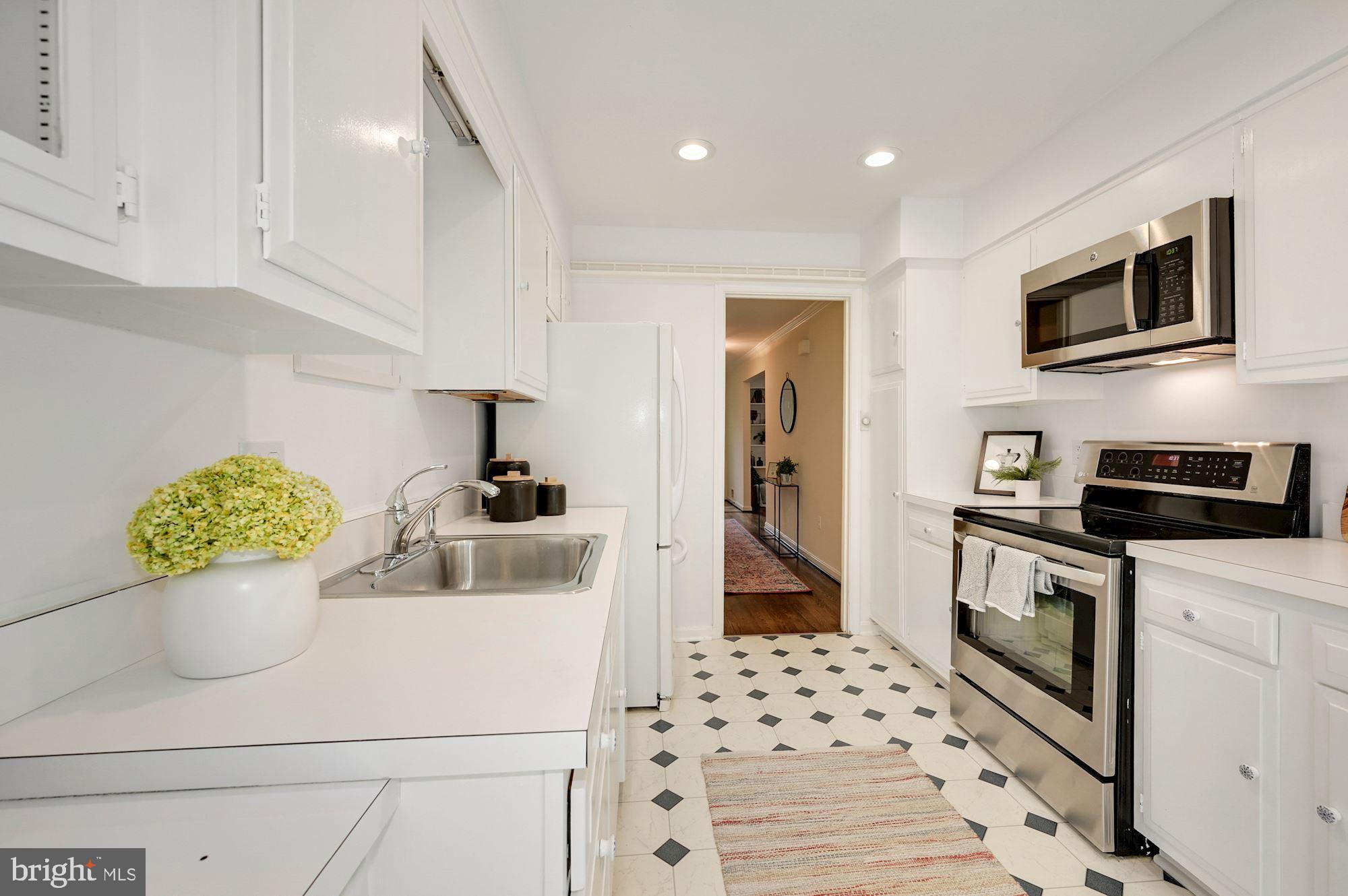 HALLCREST HEIGHTS - Residential