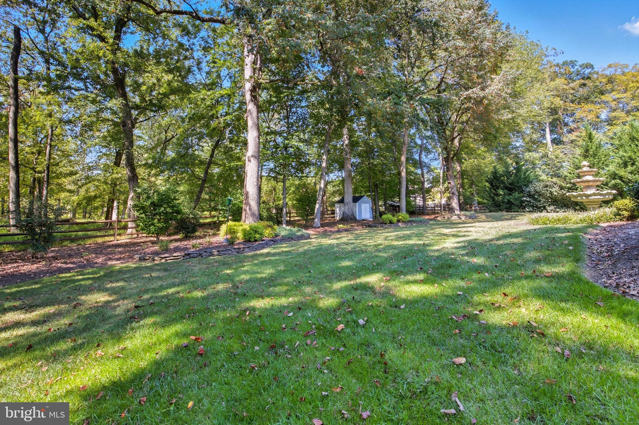 MAKEFIELD BROOK - Residential