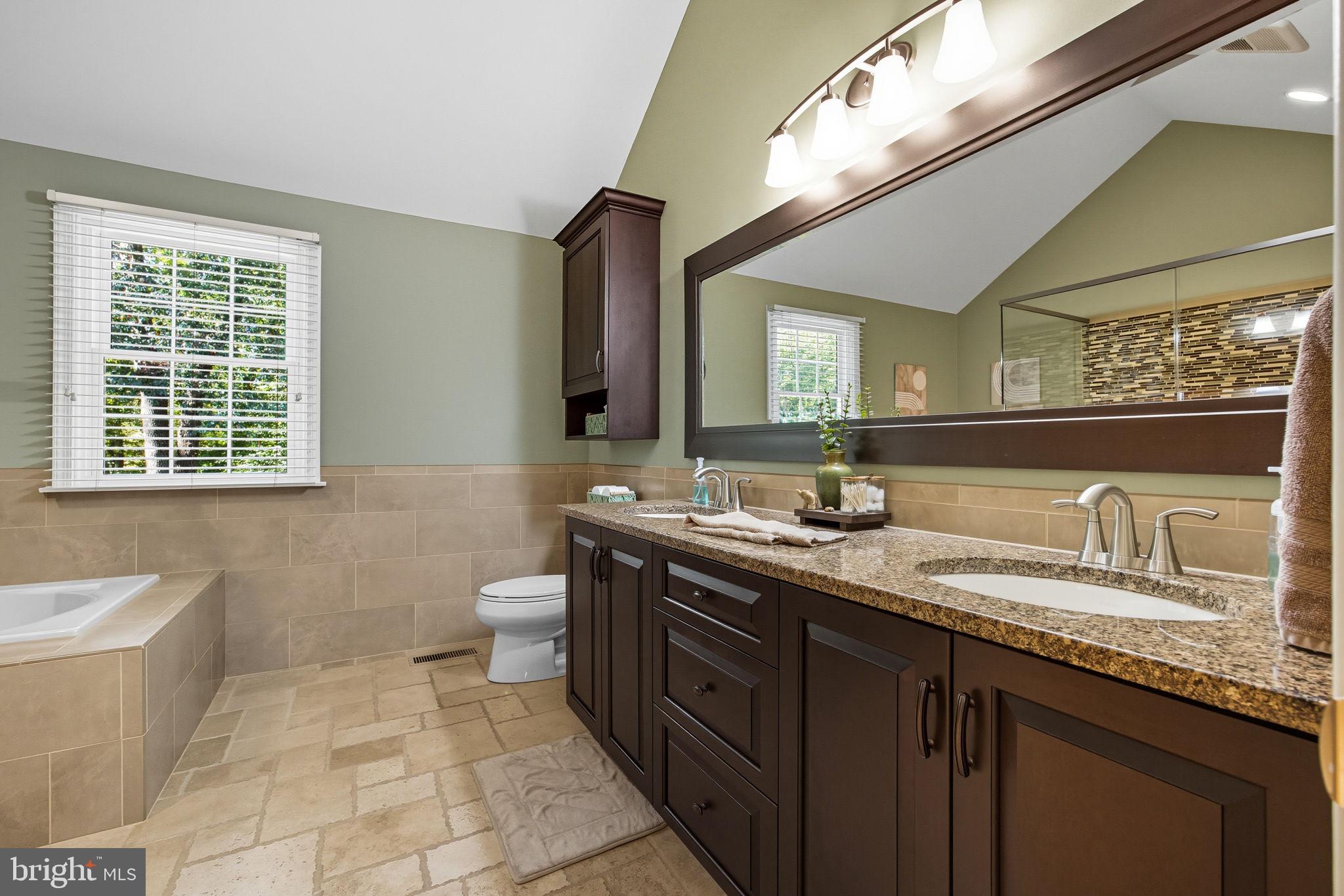 MAKEFIELD BROOK - Residential