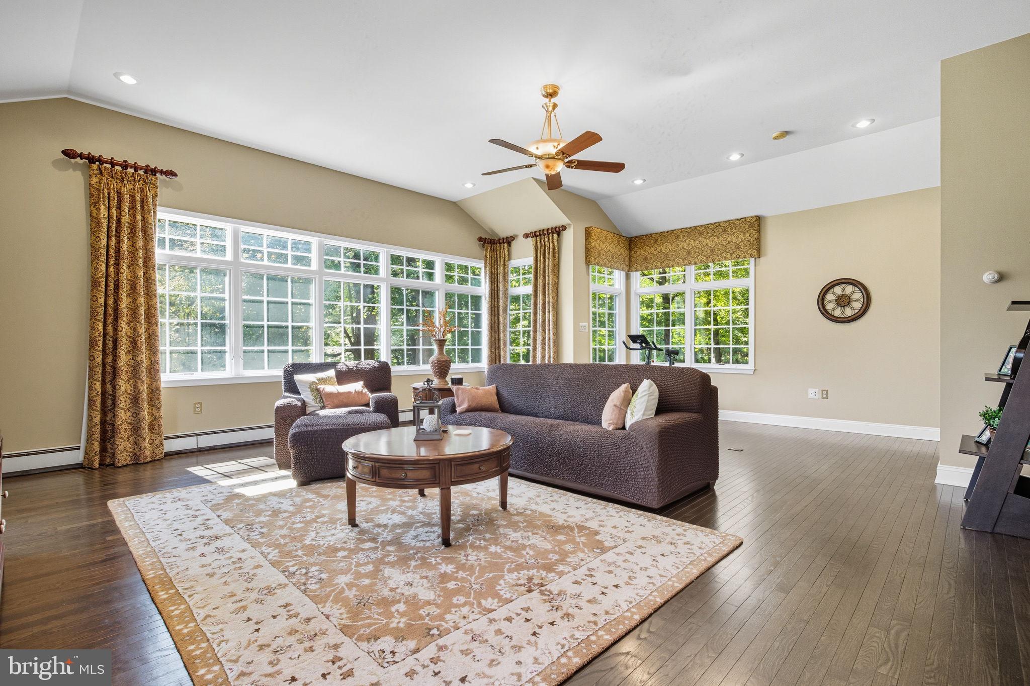 MAKEFIELD BROOK - Residential