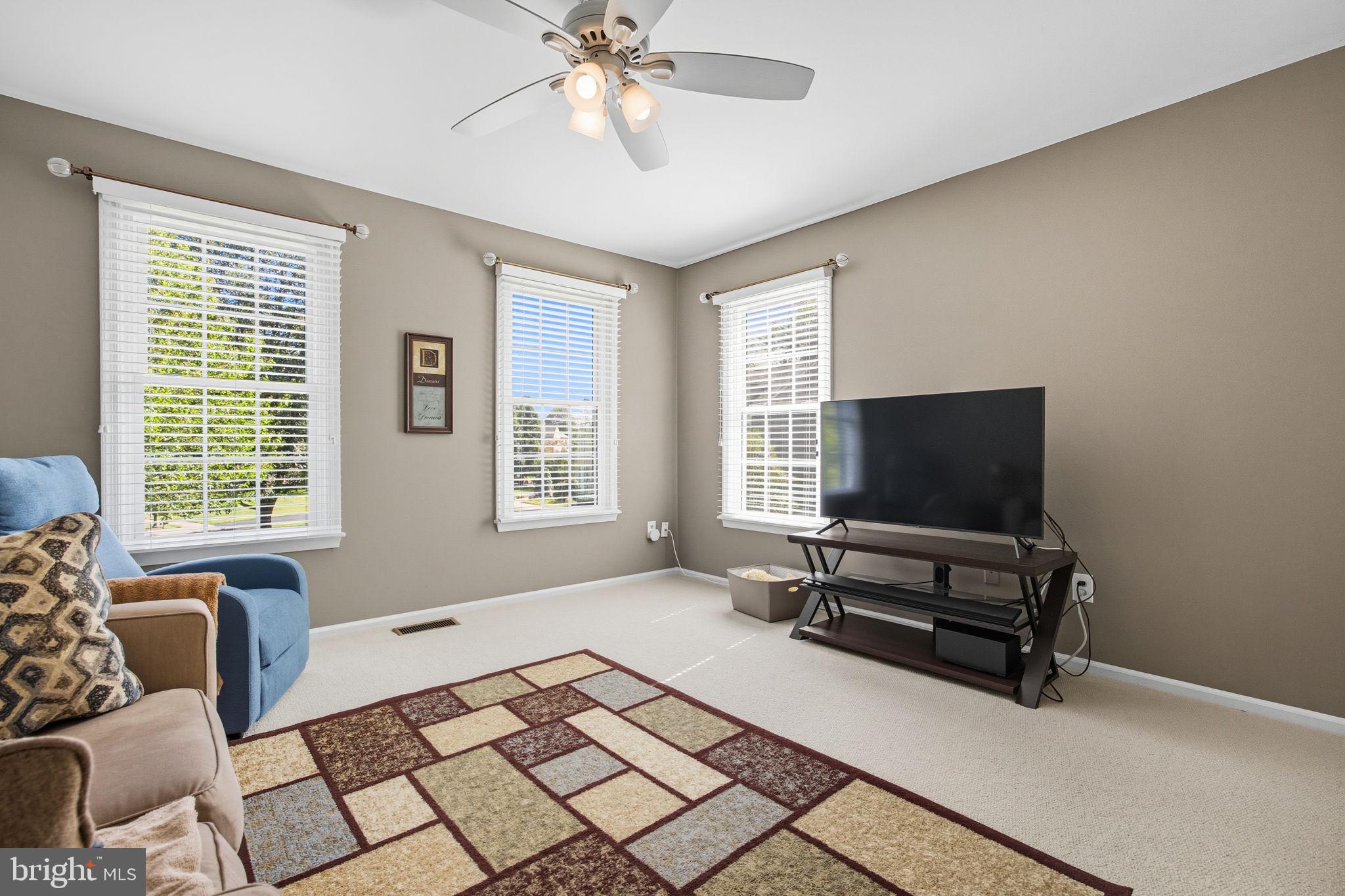 MAKEFIELD BROOK - Residential