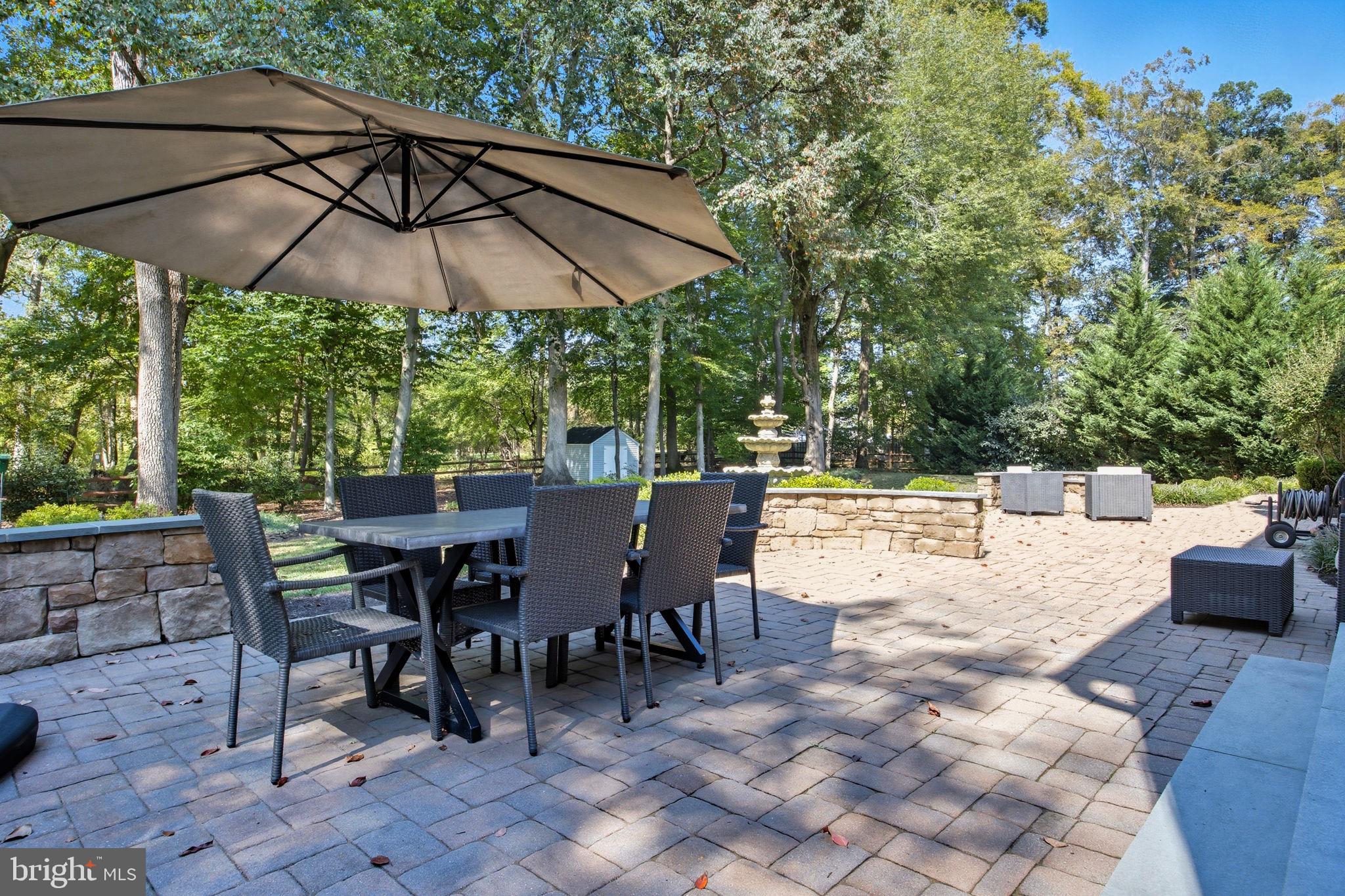 MAKEFIELD BROOK - Residential