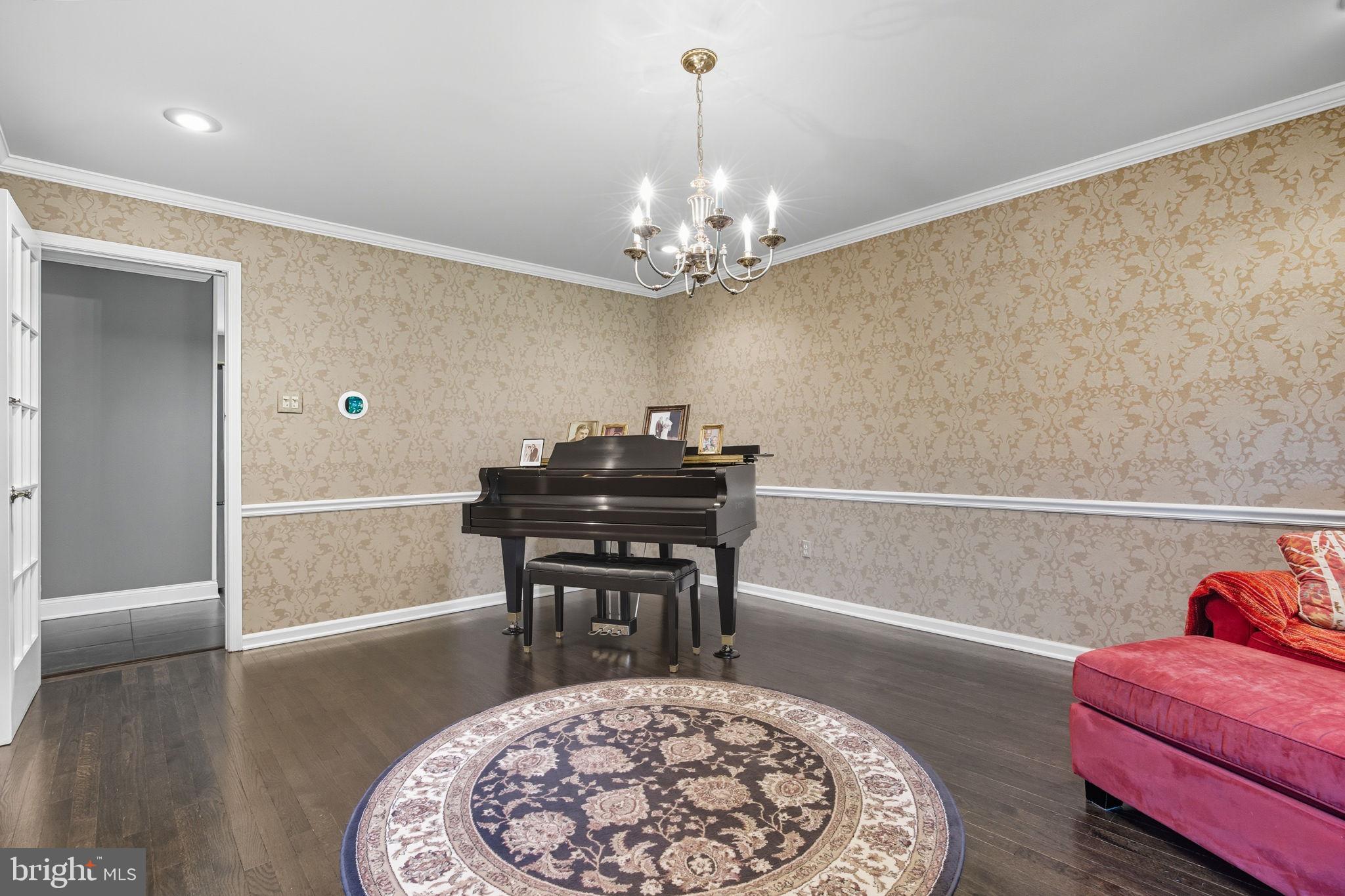 MAKEFIELD BROOK - Residential