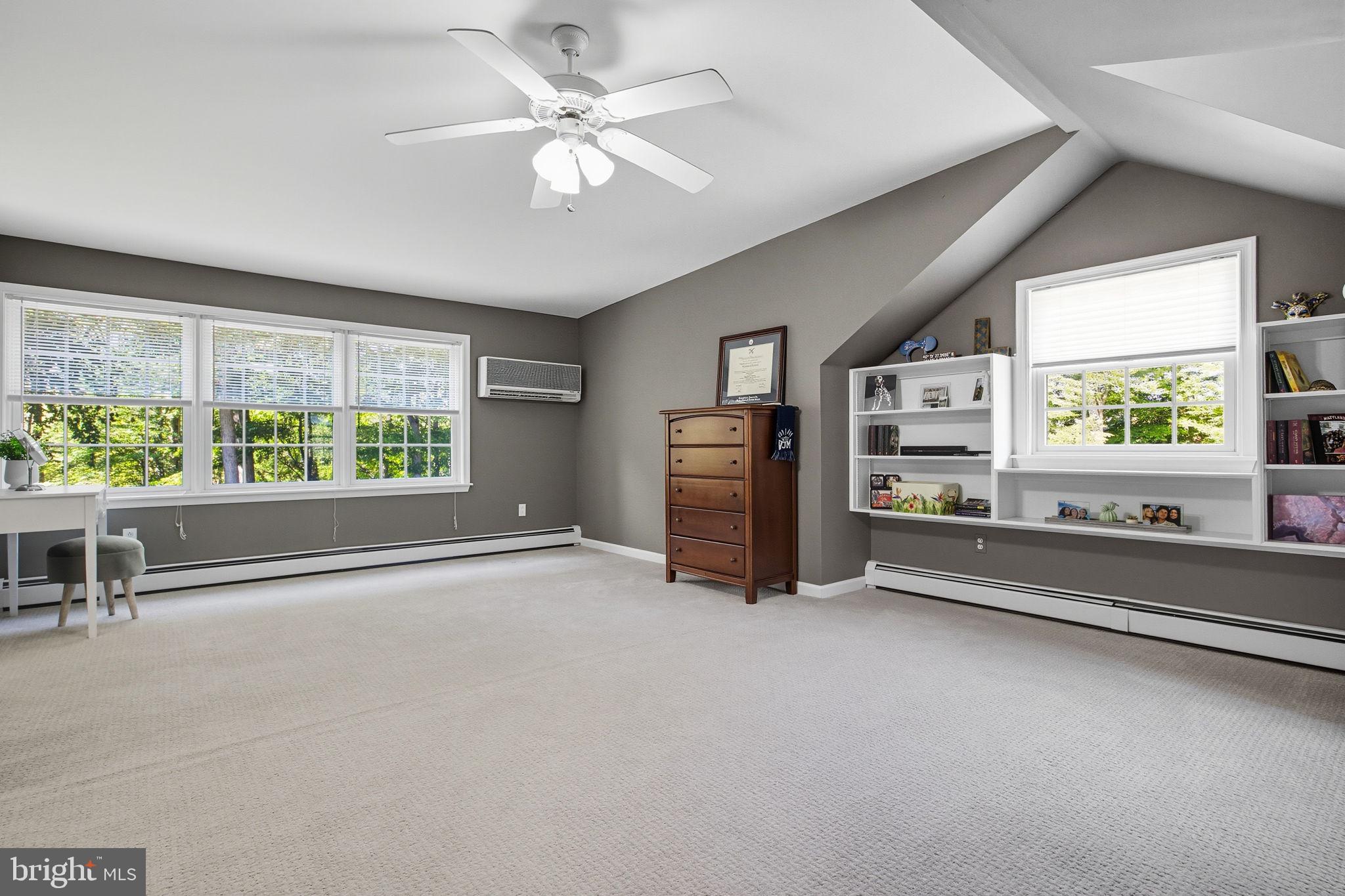 MAKEFIELD BROOK - Residential