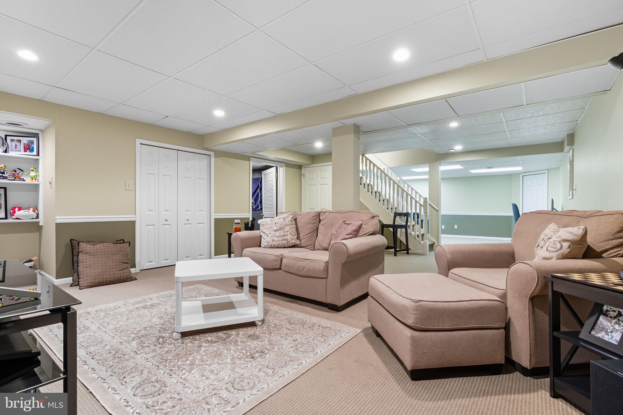 MAKEFIELD BROOK - Residential