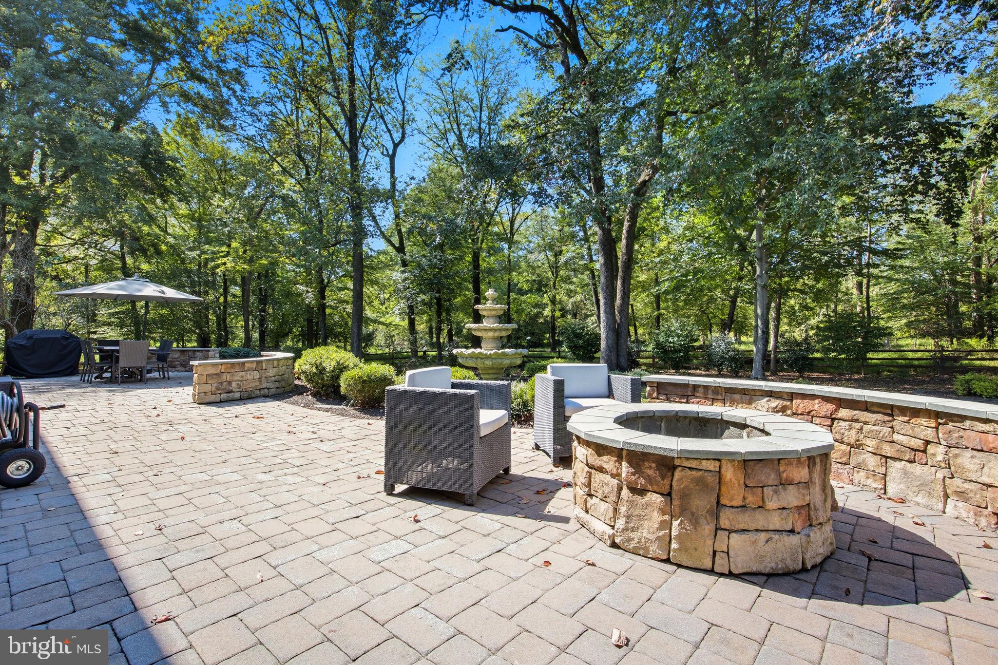 MAKEFIELD BROOK - Residential