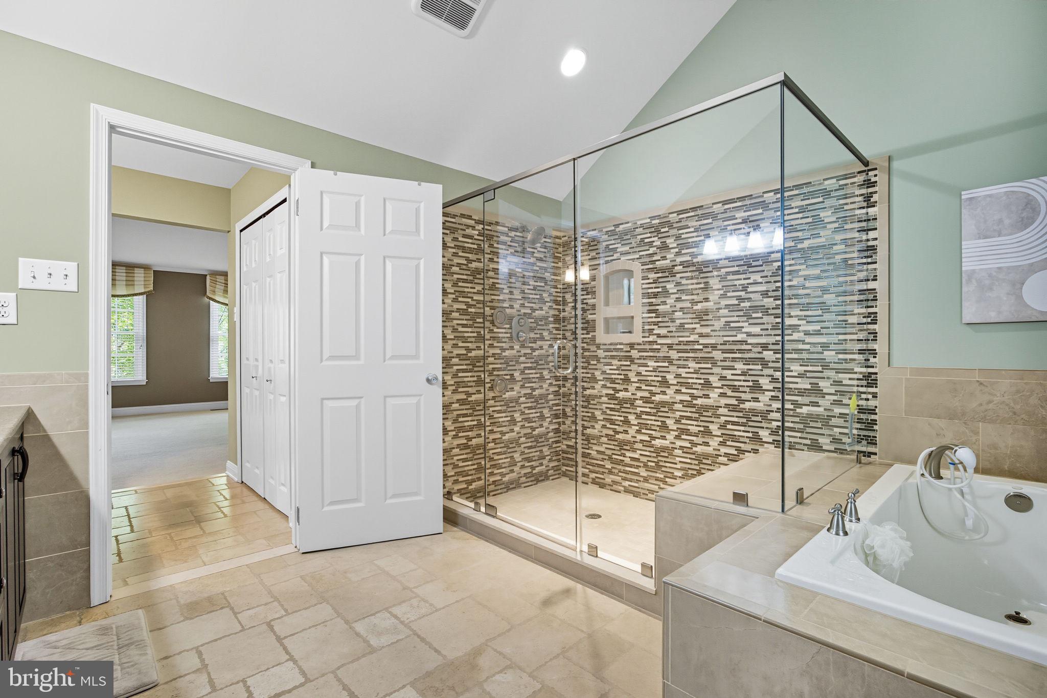 MAKEFIELD BROOK - Residential