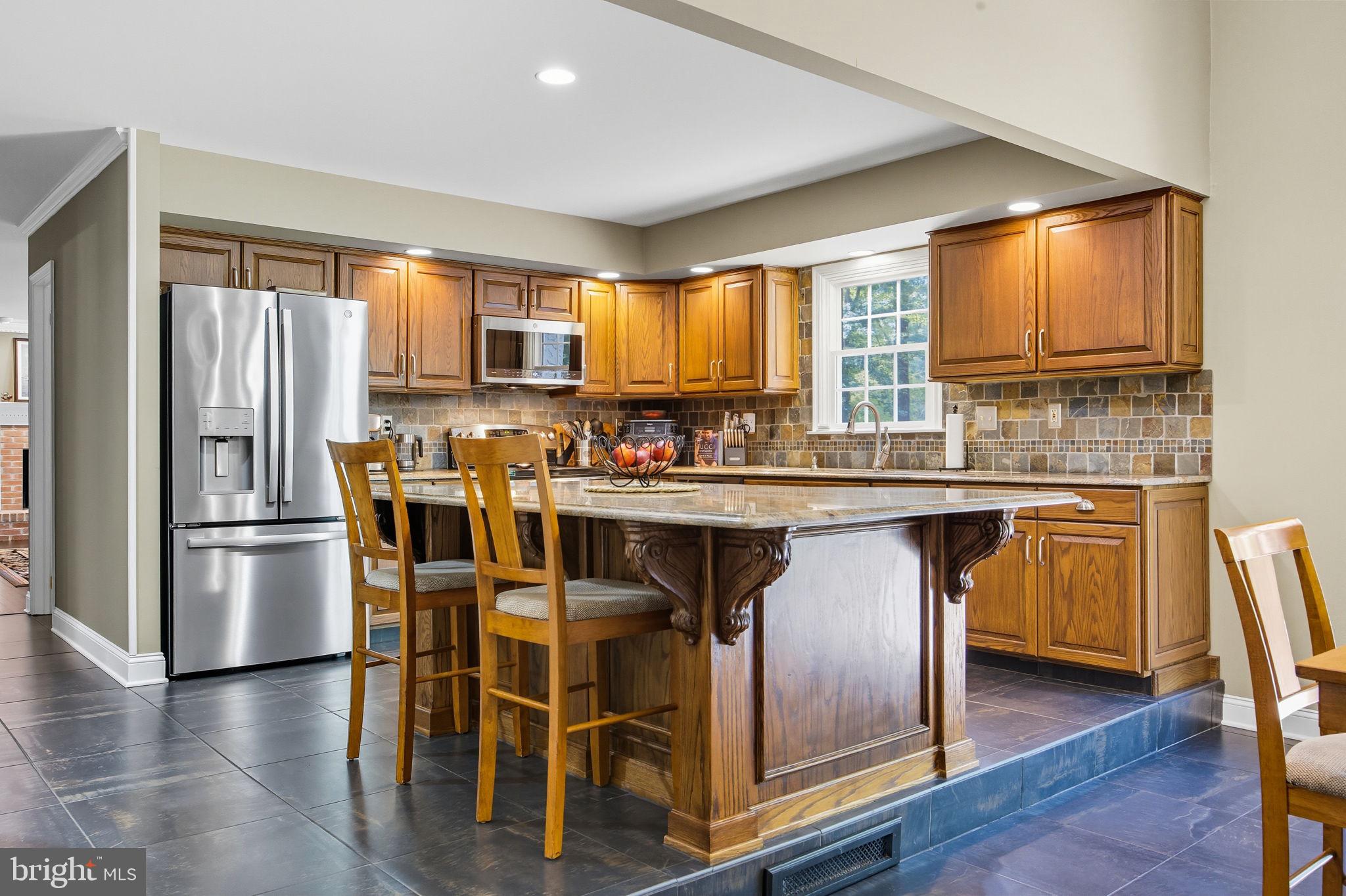 MAKEFIELD BROOK - Residential