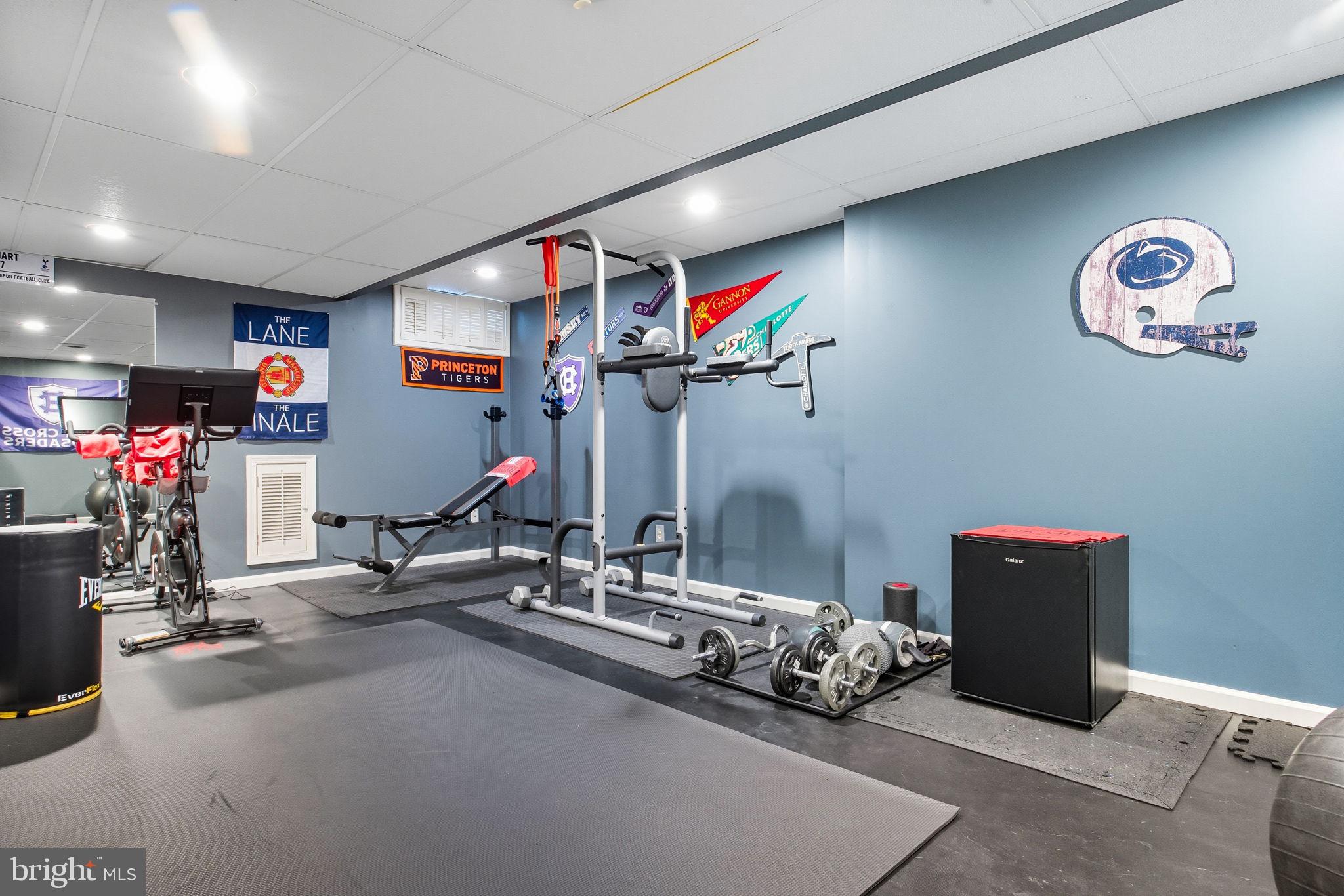 MAKEFIELD BROOK - Residential