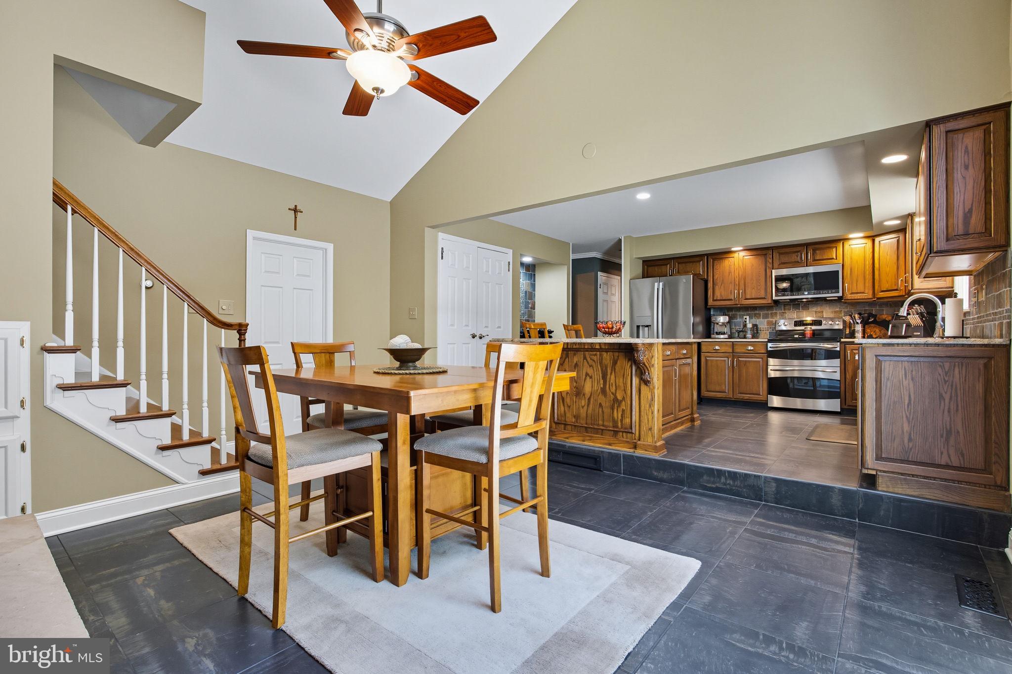 MAKEFIELD BROOK - Residential