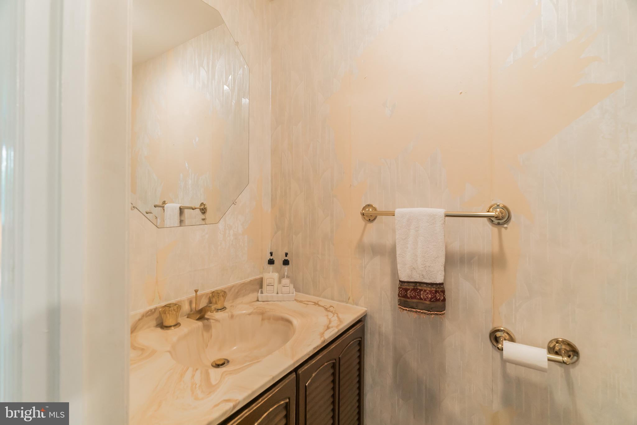 HEDGEROW WOODS - Residential