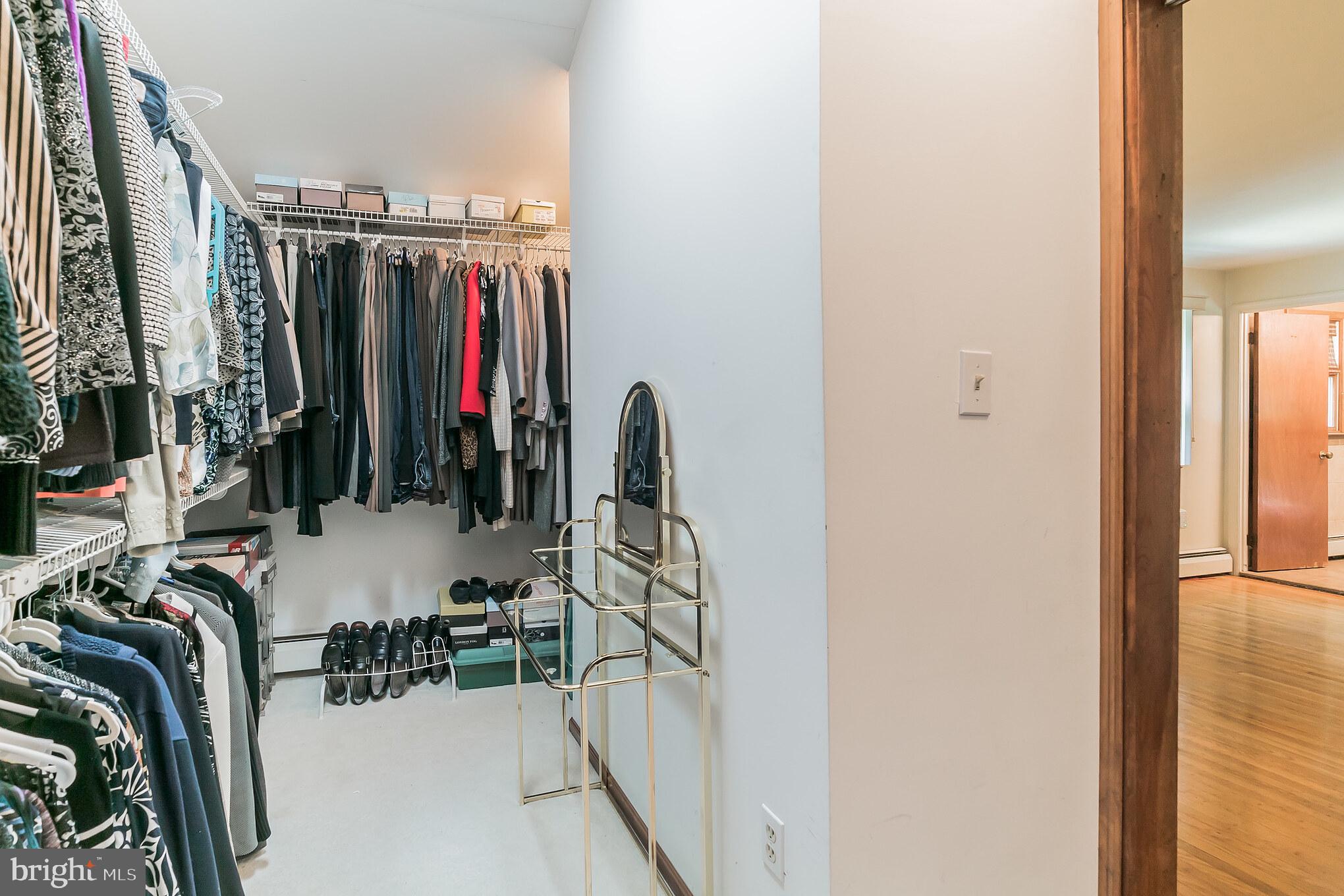 HEDGEROW WOODS - Residential