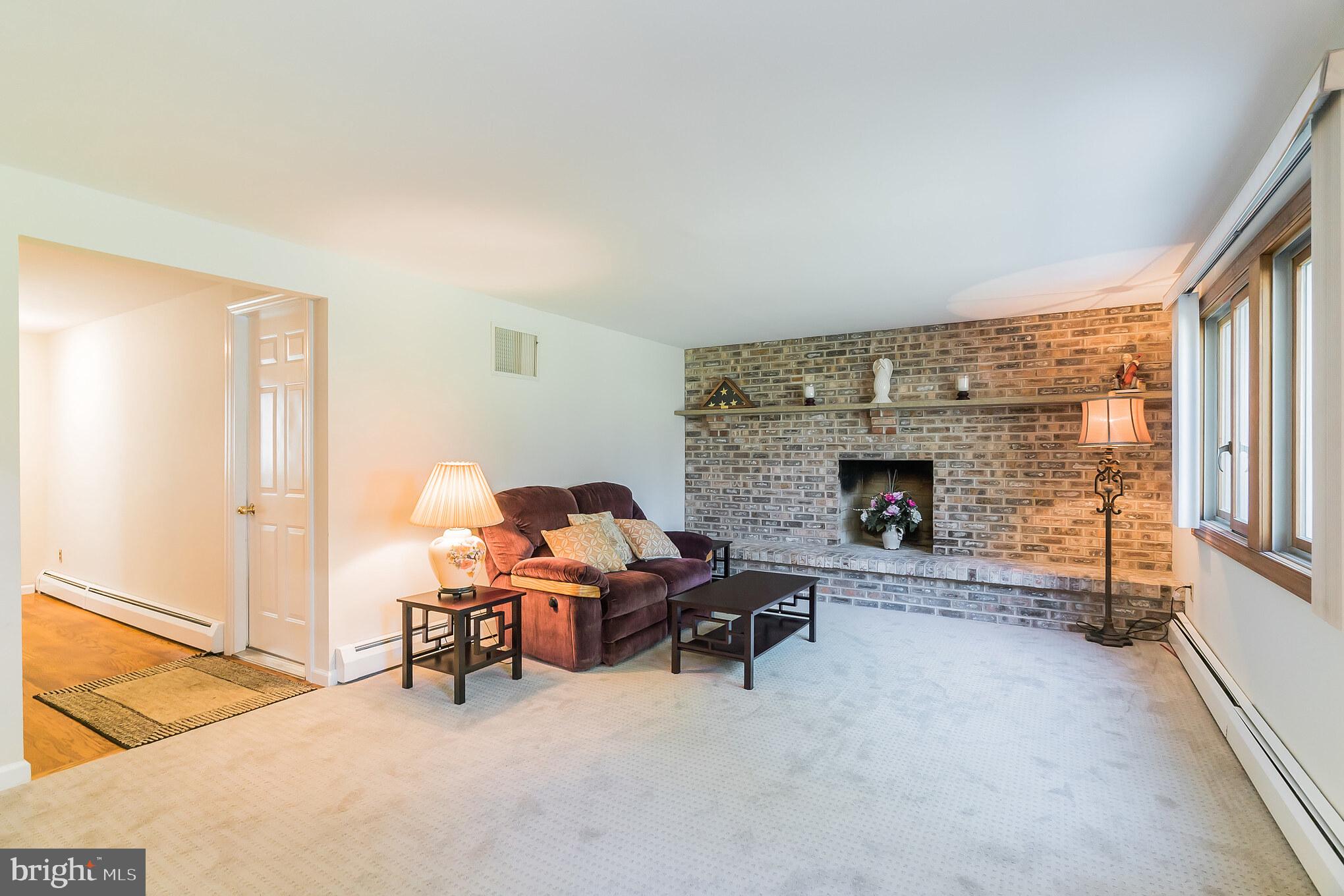 HEDGEROW WOODS - Residential