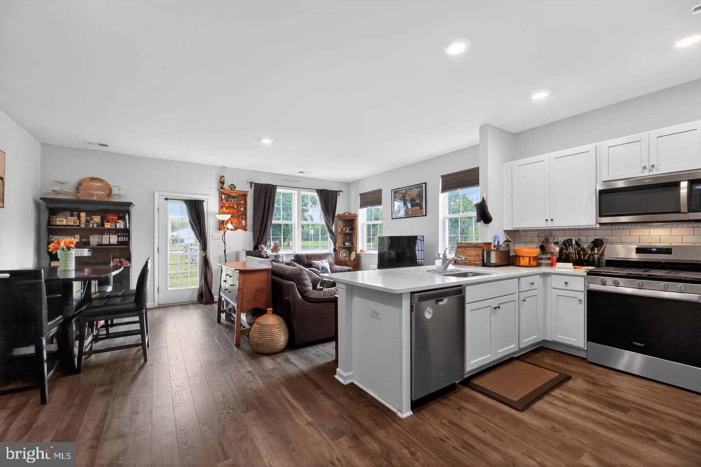 2 ARLOTTA STREET
