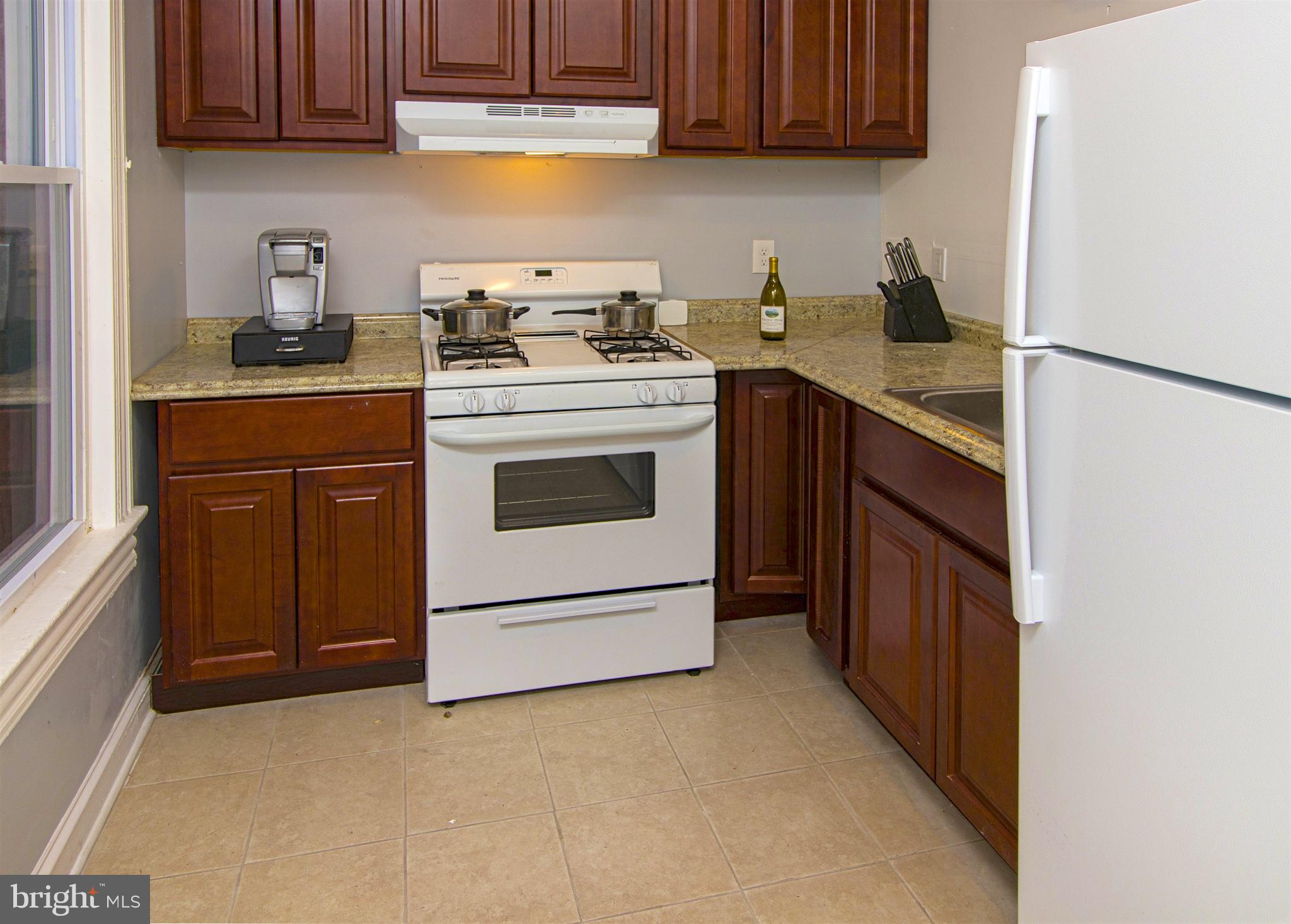 OLD GOUCHER - Residential Lease