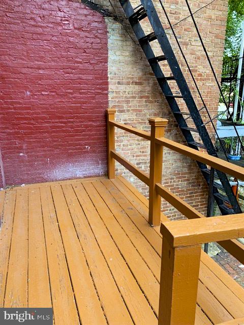 OLD GOUCHER - Residential Lease