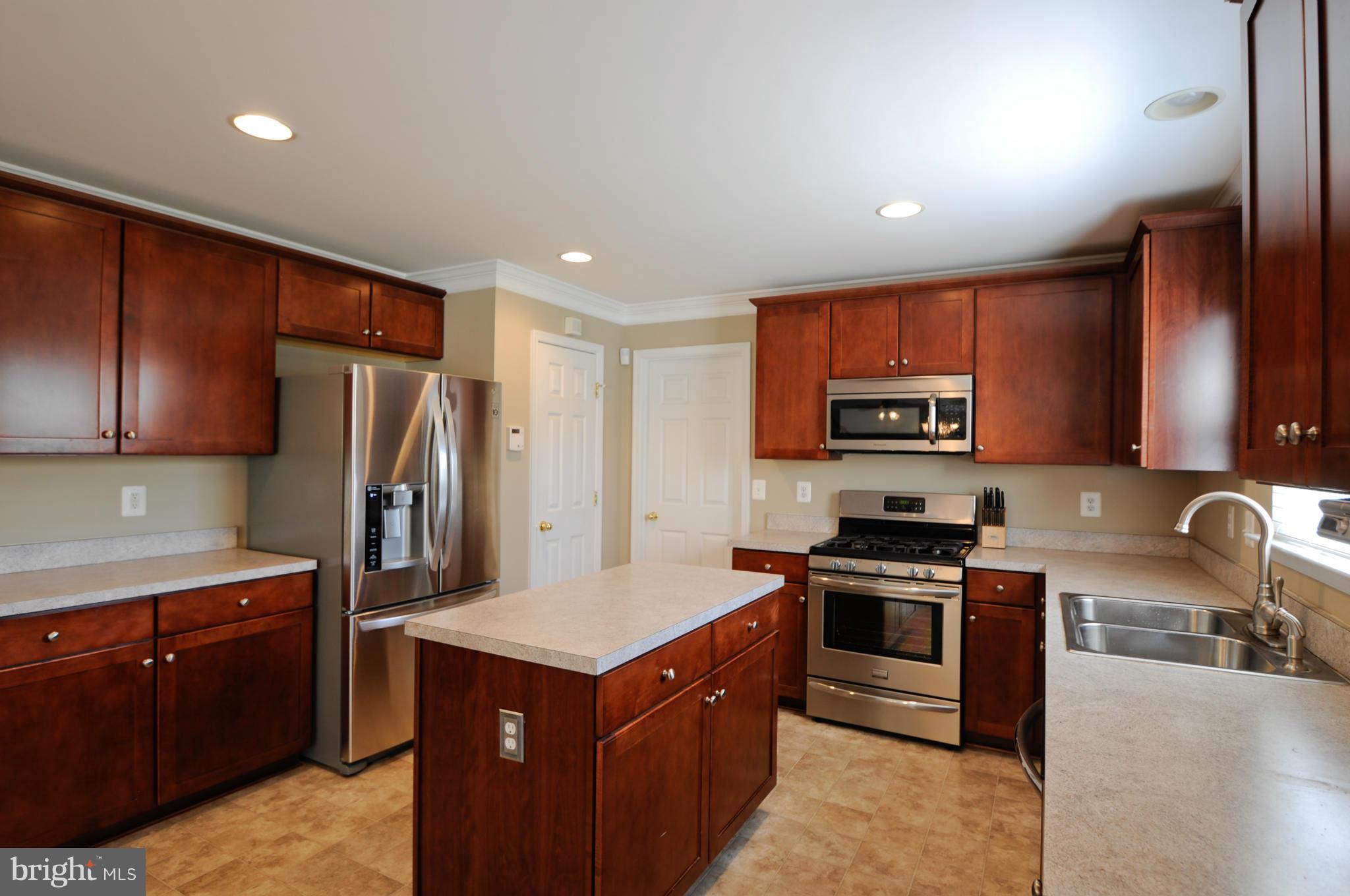 THE FALLS AT LEE'S PARKE - Residential