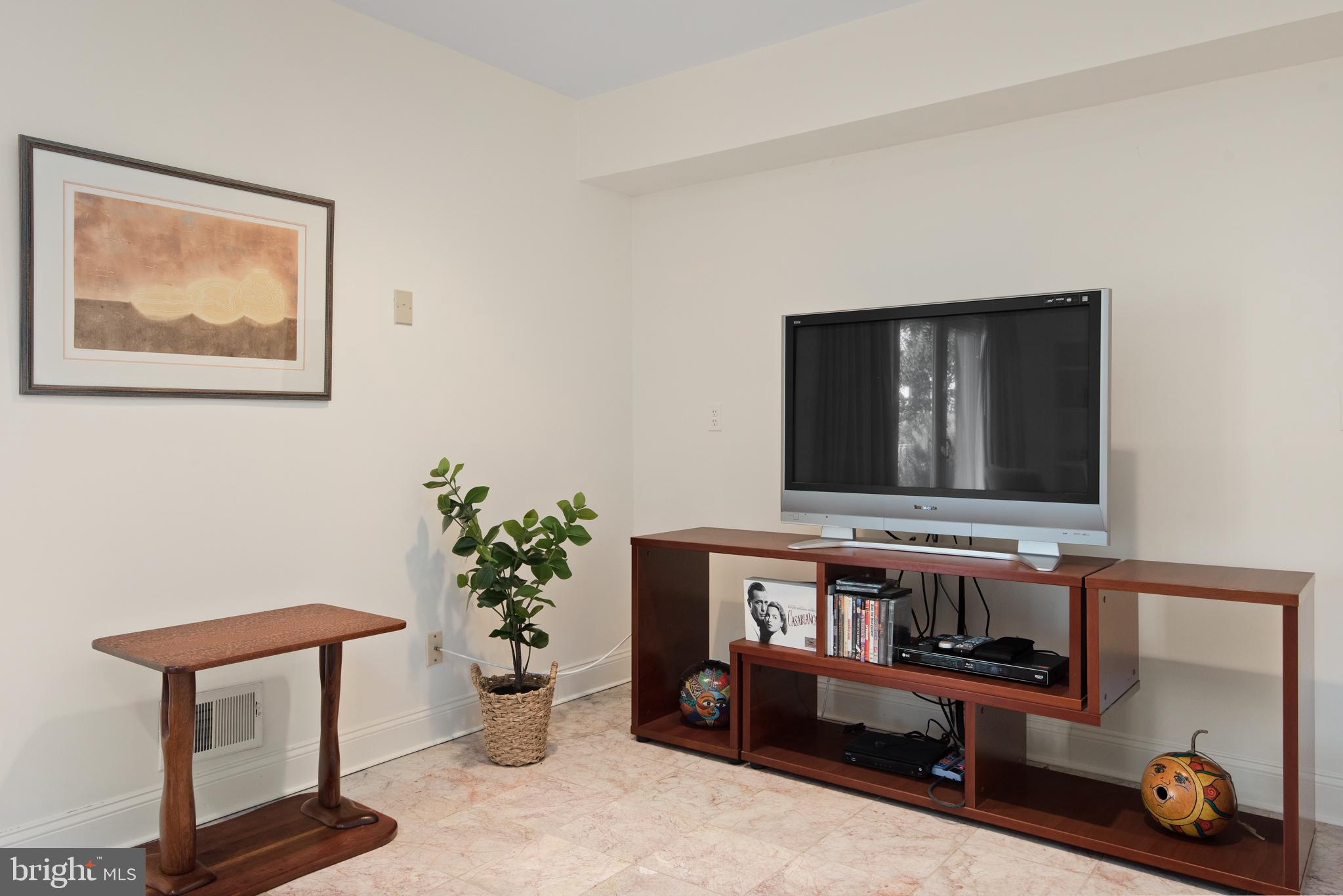 HILLSMERE ESTATES - Residential