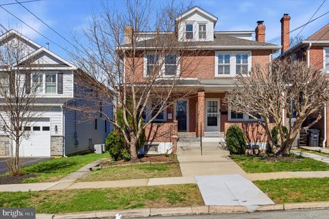 Townhouse For Sale - 114 W 11th Avenue<br/> CONSHOHOCKEN, PA 19428