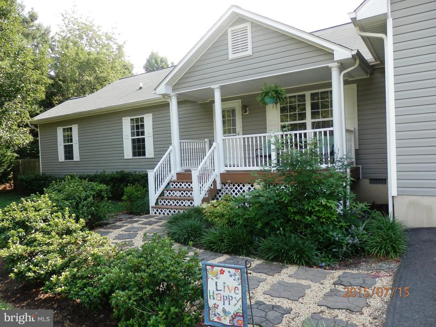 Immaculate 3BR/2.5BA rambler in Riverside Meadows w/ Extensive landscaping in rear yard with privacy fence. Back yard also offers a great area off kitchen for entertaining.  Spacious Master suite is with his and her closets. MBA has a whirlpool tub, separate shower w/2 bowl vanity! Large open airy Kitchen w/breakfast bar, dining area and plenty of windows to let all the light in.
