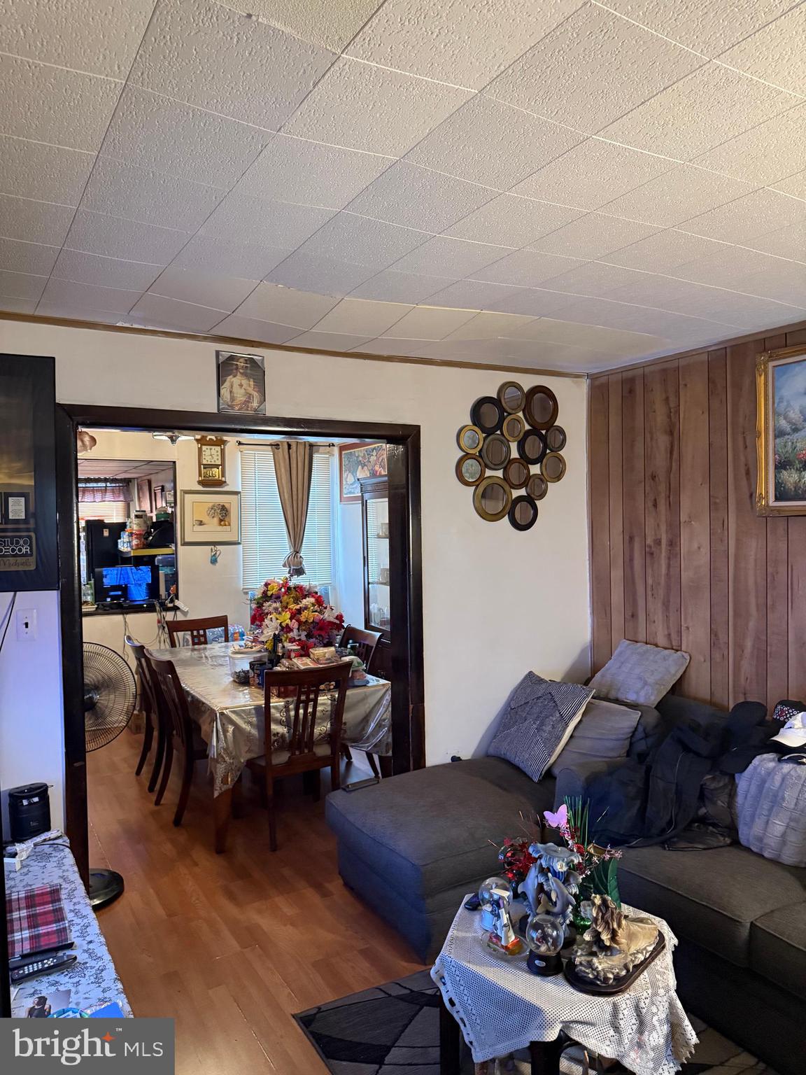 LAWNDALE - Residential