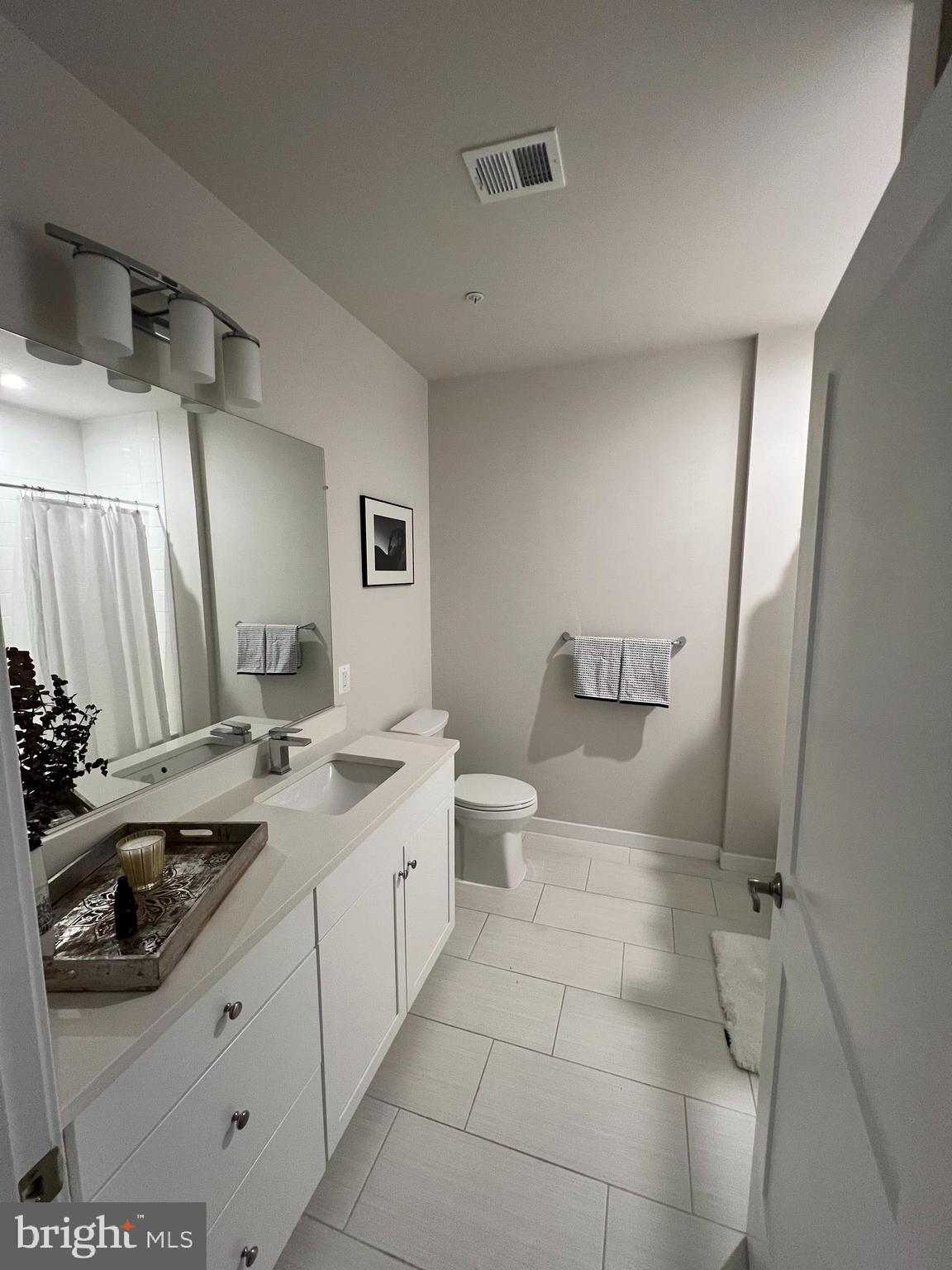 TALL OAKS - Residential Lease