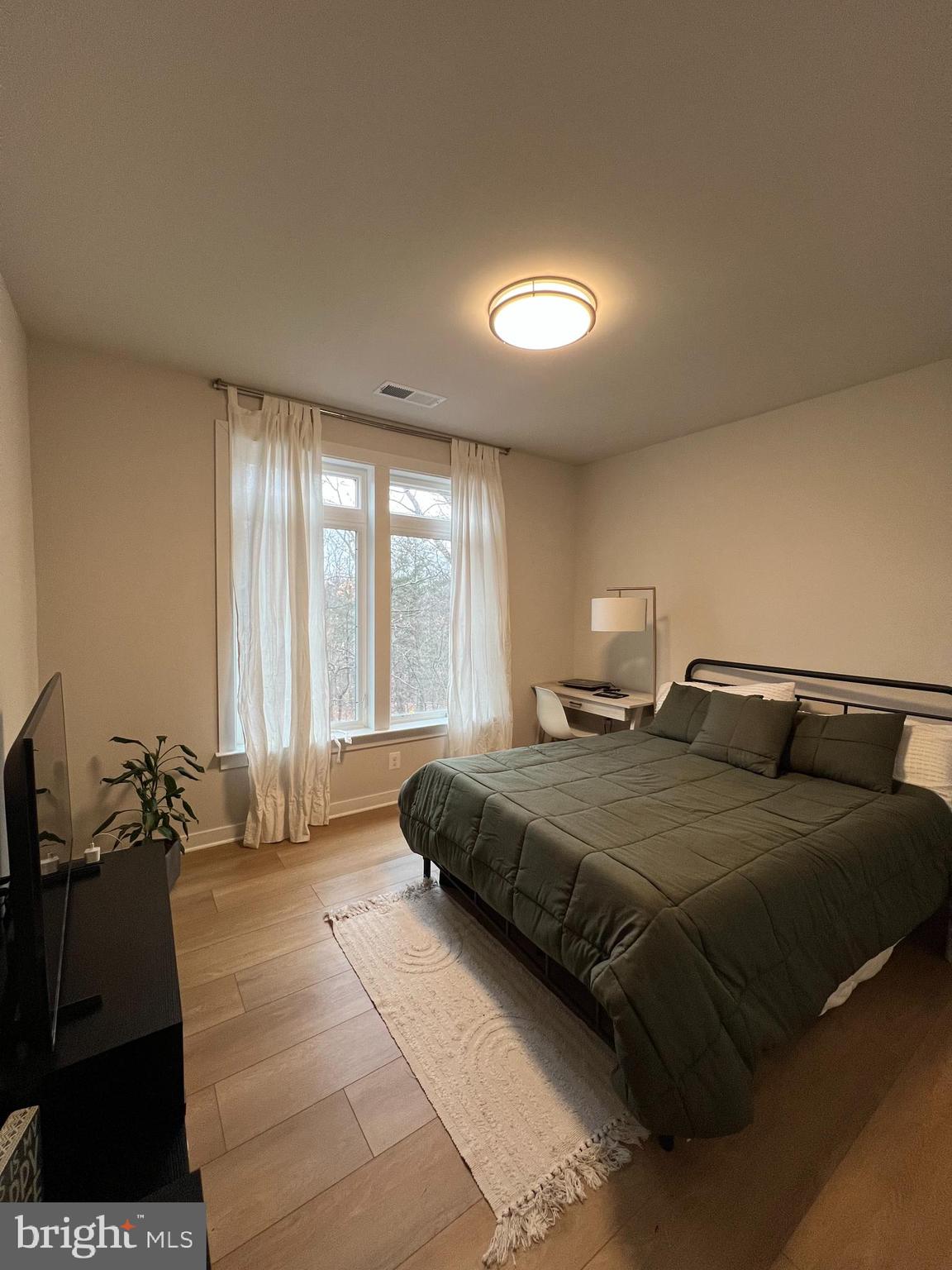 TALL OAKS - Residential Lease