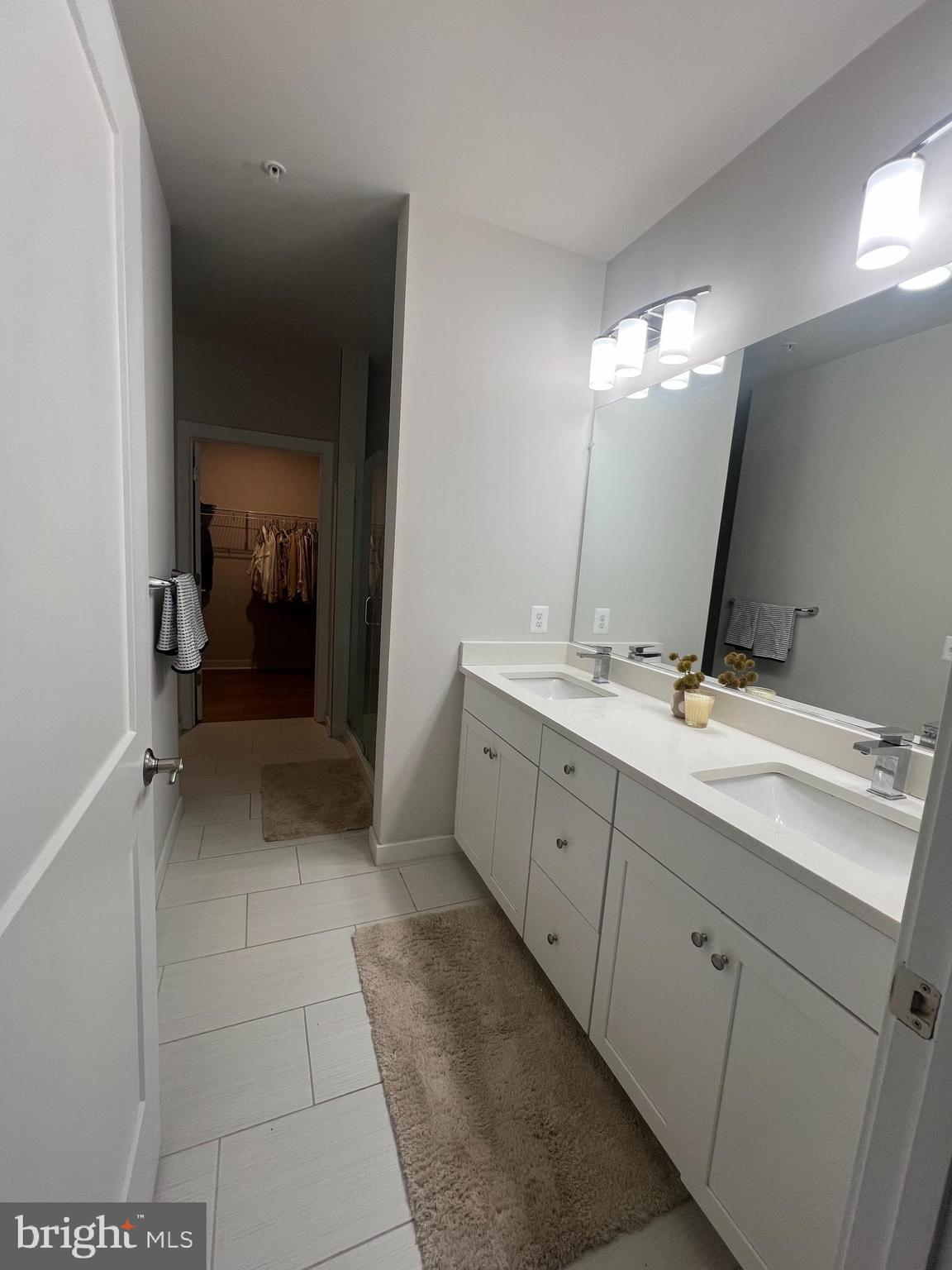 TALL OAKS - Residential Lease