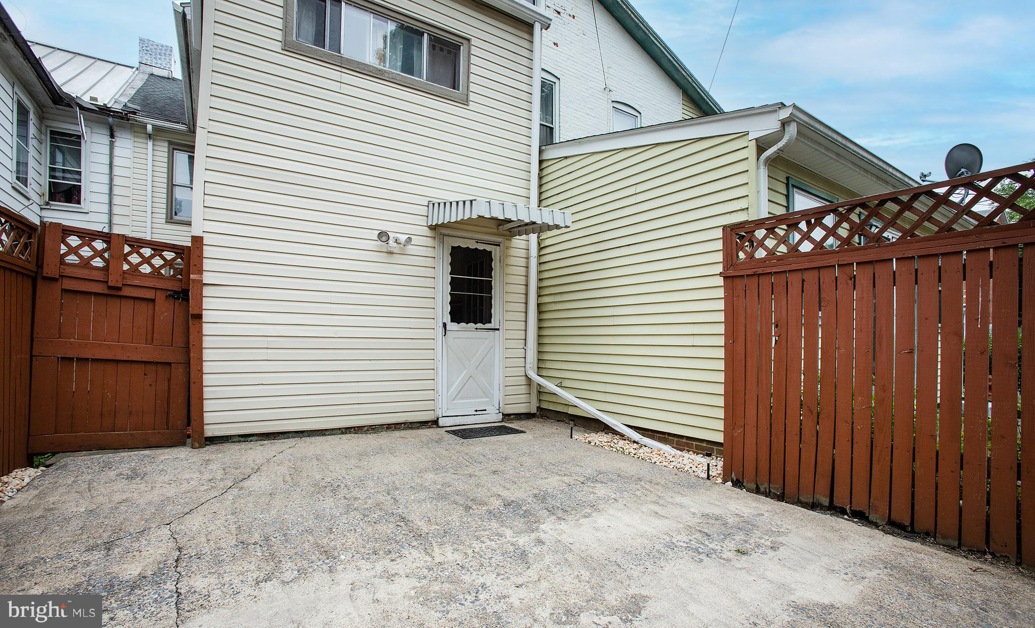 CARLISLE BOROUGH - Residential Lease