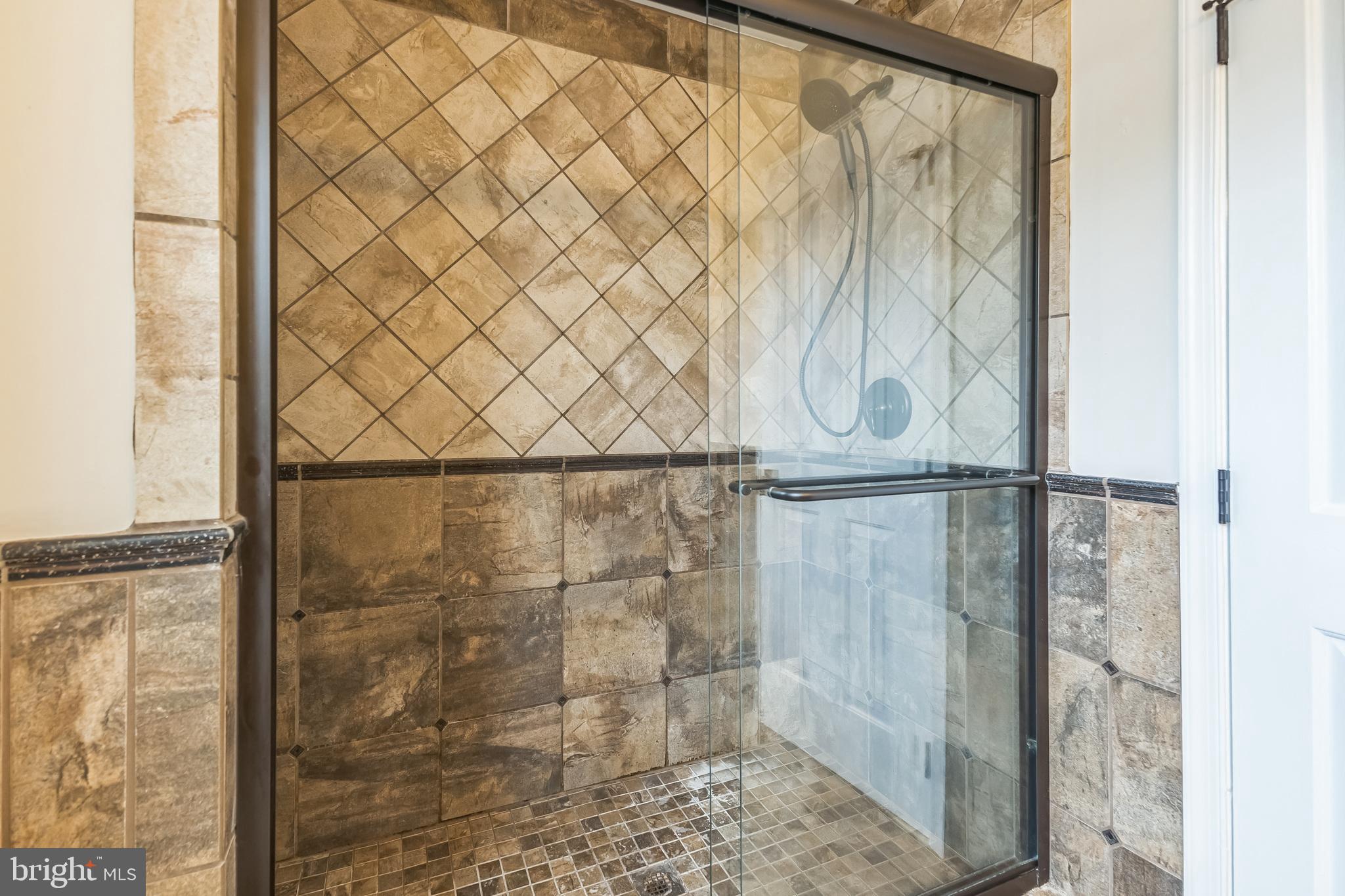 LONG BAR HARBOR - Residential