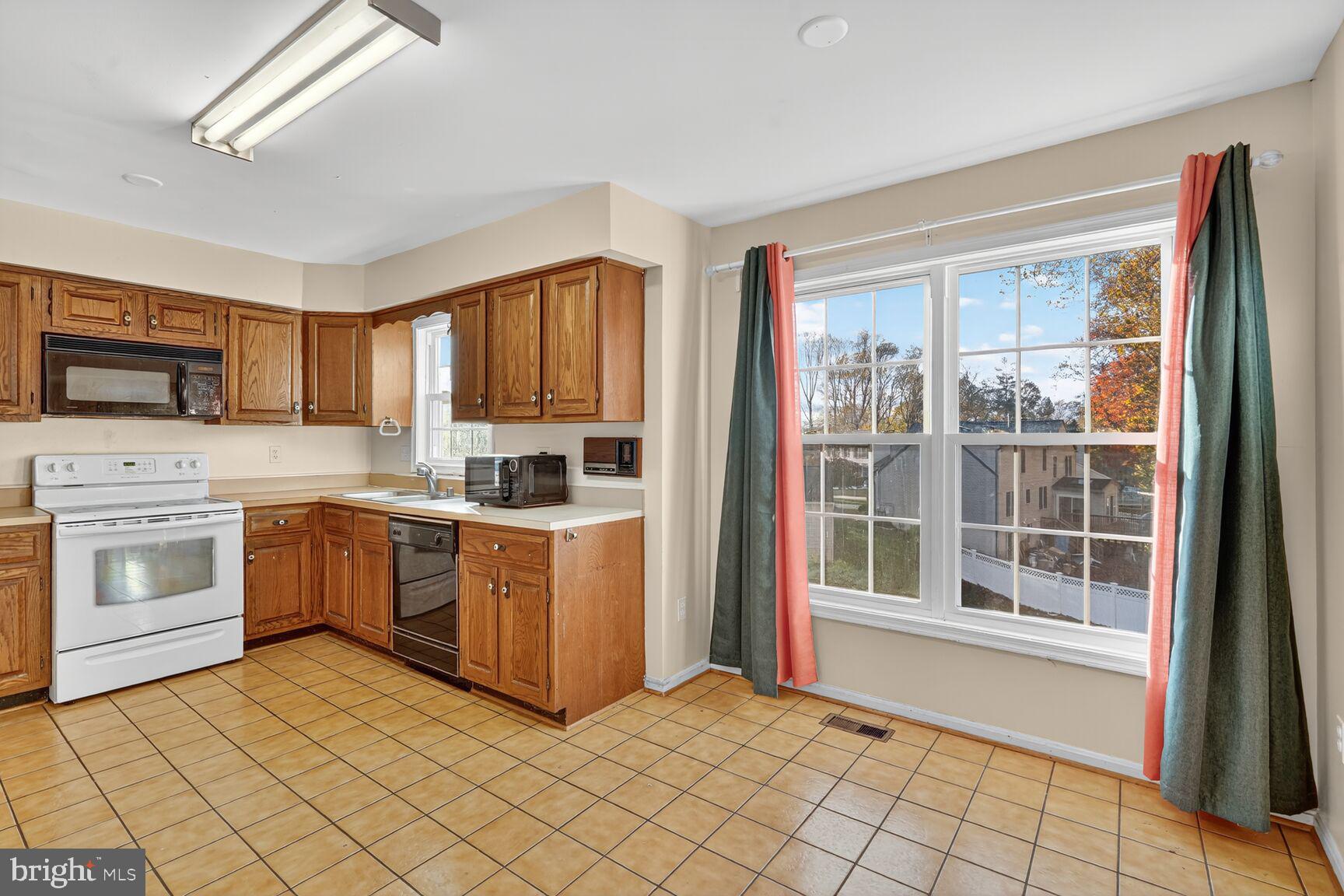 ROLLING ACRES - Residential