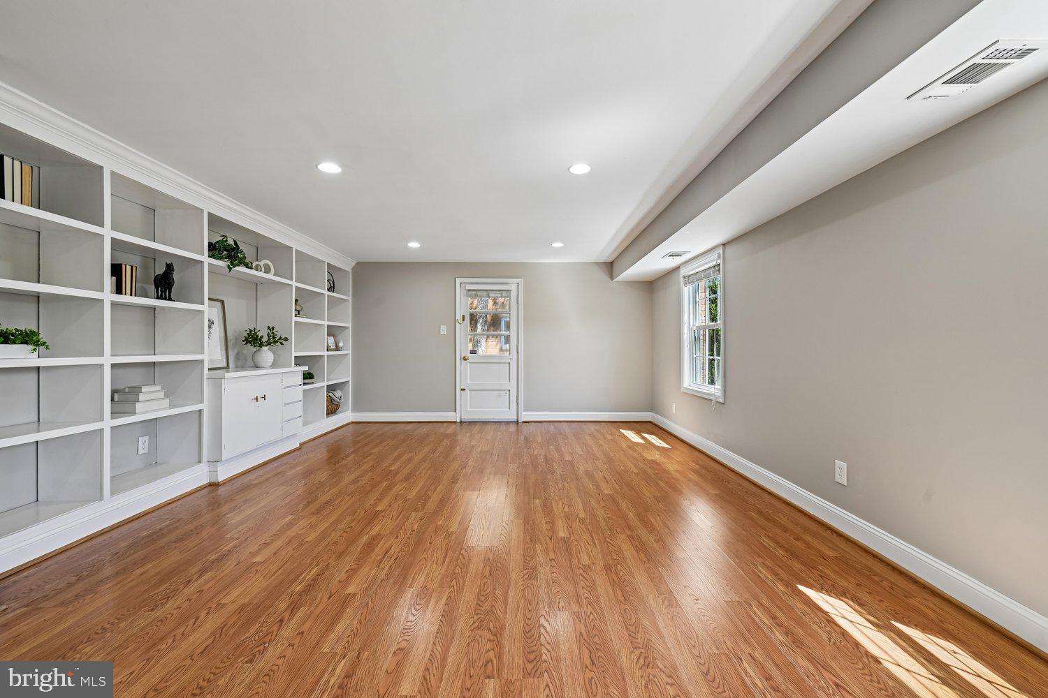 NORTHWEST BRANCH ESTATES - Residential