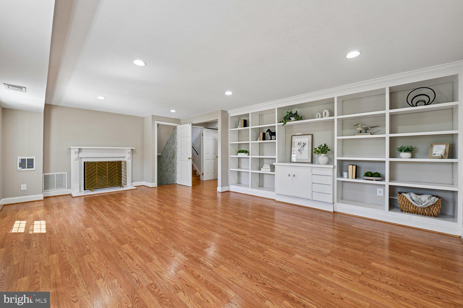 NORTHWEST BRANCH ESTATES - Residential