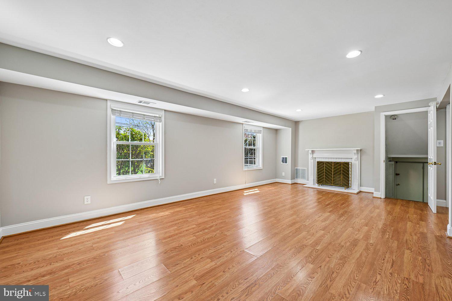 NORTHWEST BRANCH ESTATES - Residential