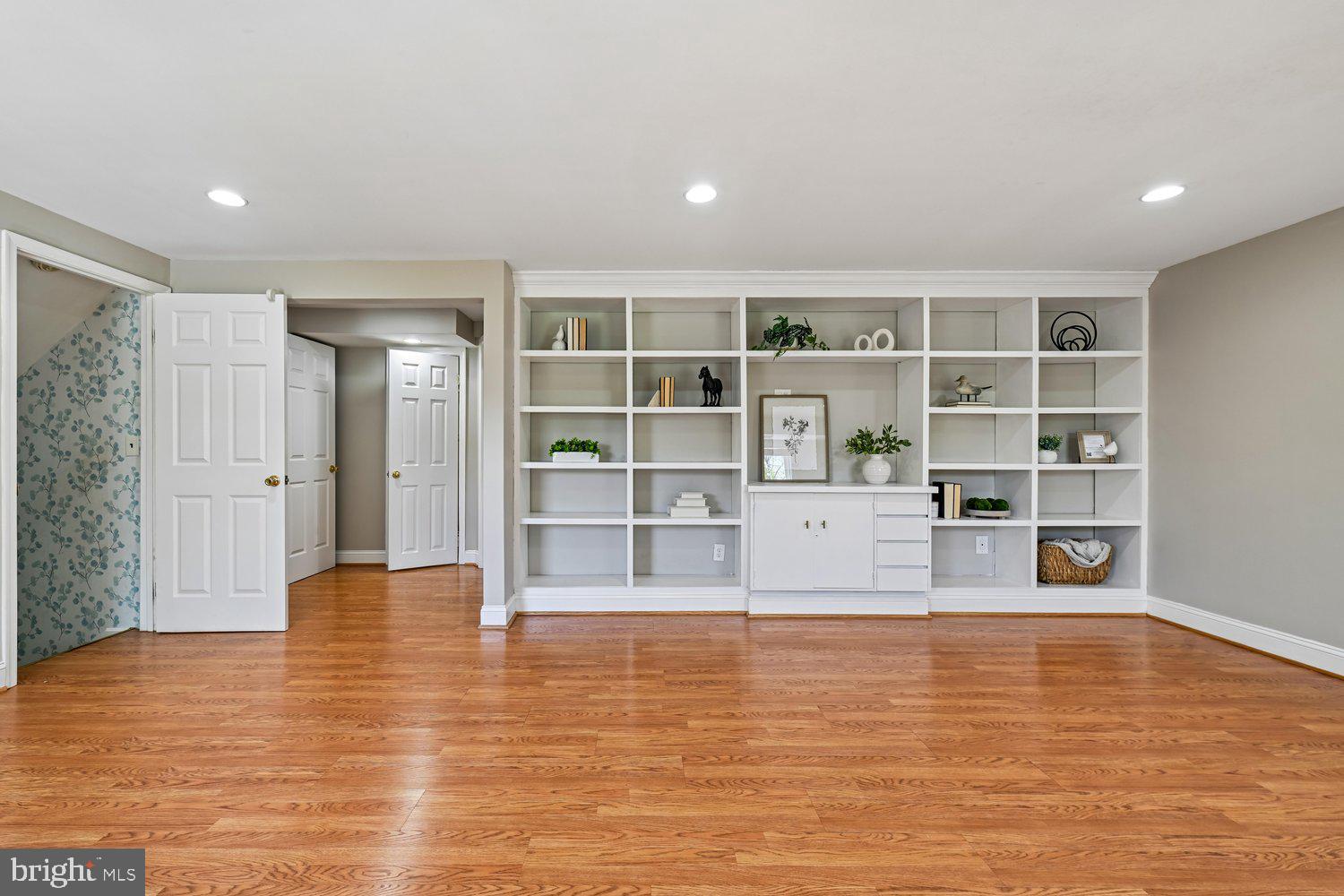 NORTHWEST BRANCH ESTATES - Residential