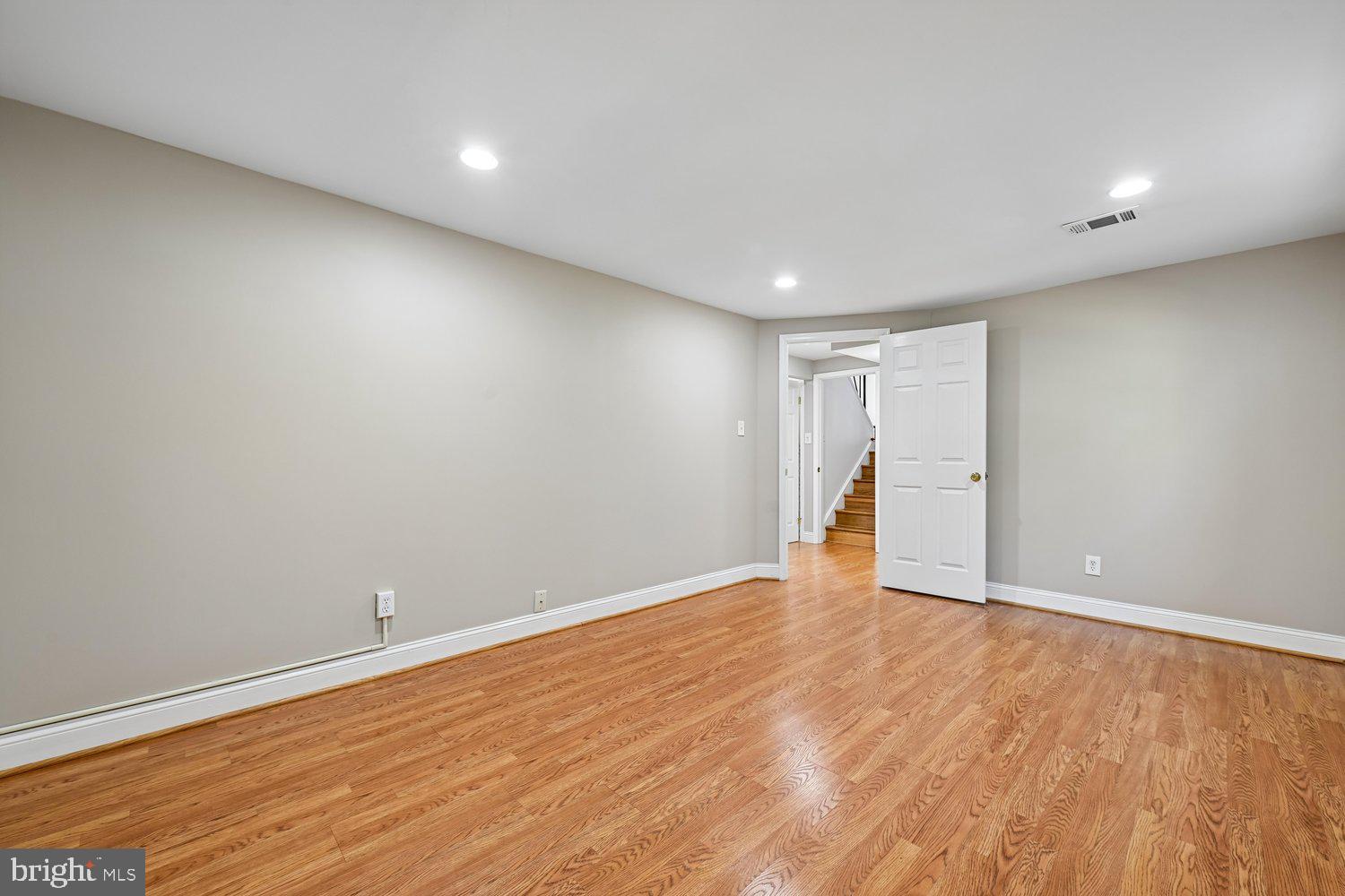 NORTHWEST BRANCH ESTATES - Residential