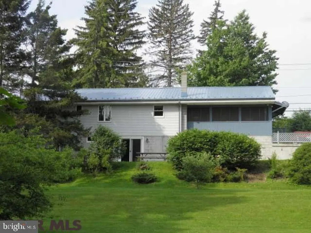 511 Walnut Street, Howard, PA 16841