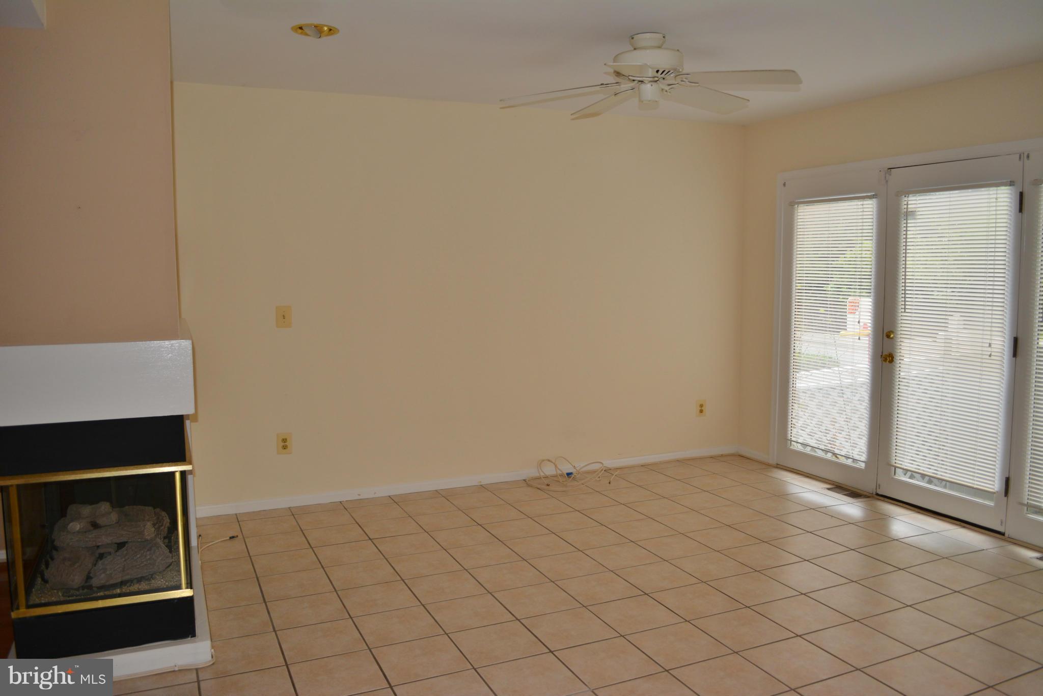 VIRGINIA CENTER - Residential Lease