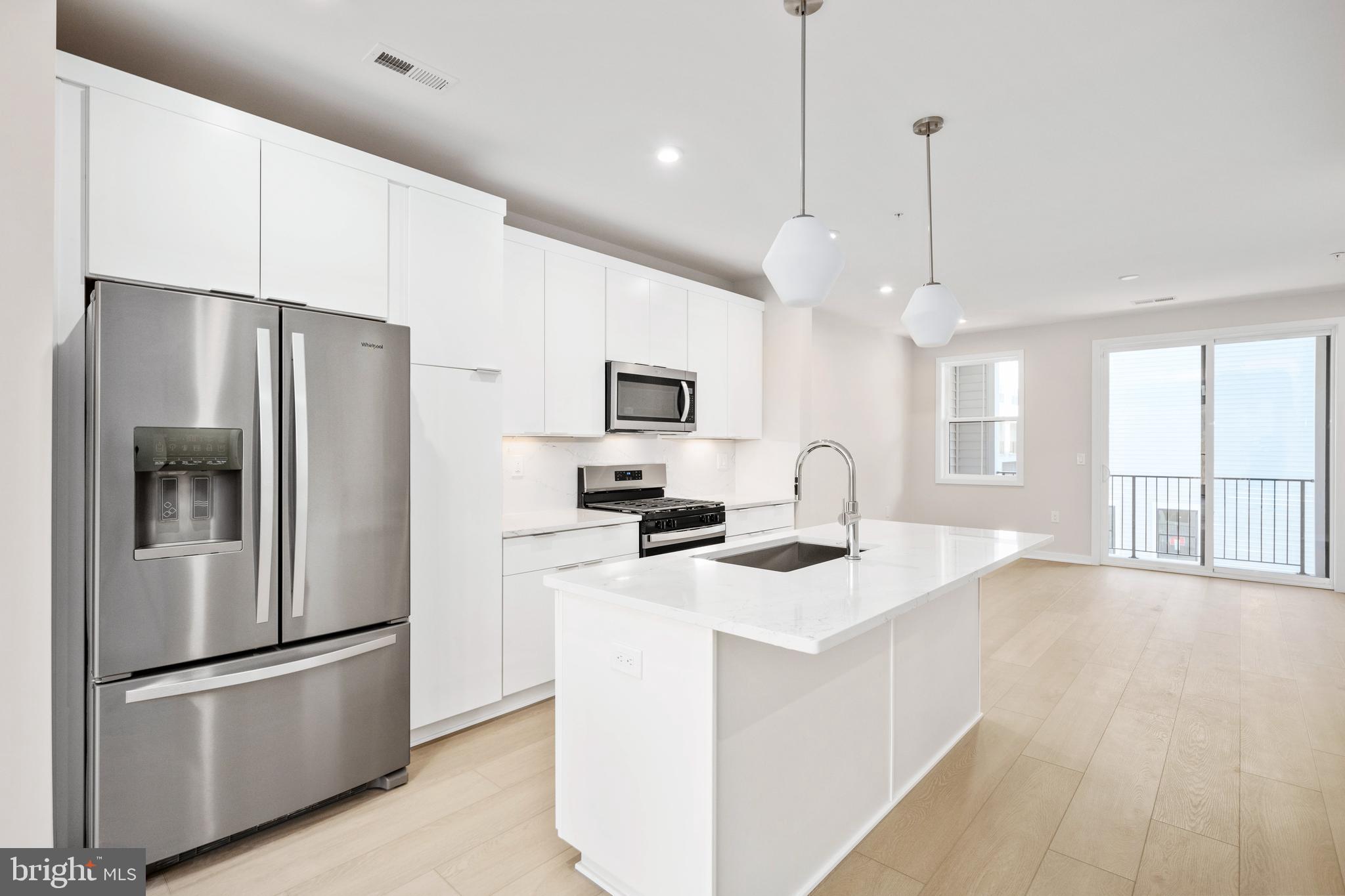 COMMONWEALTH PLACE AT WESTFIELDS - Residential