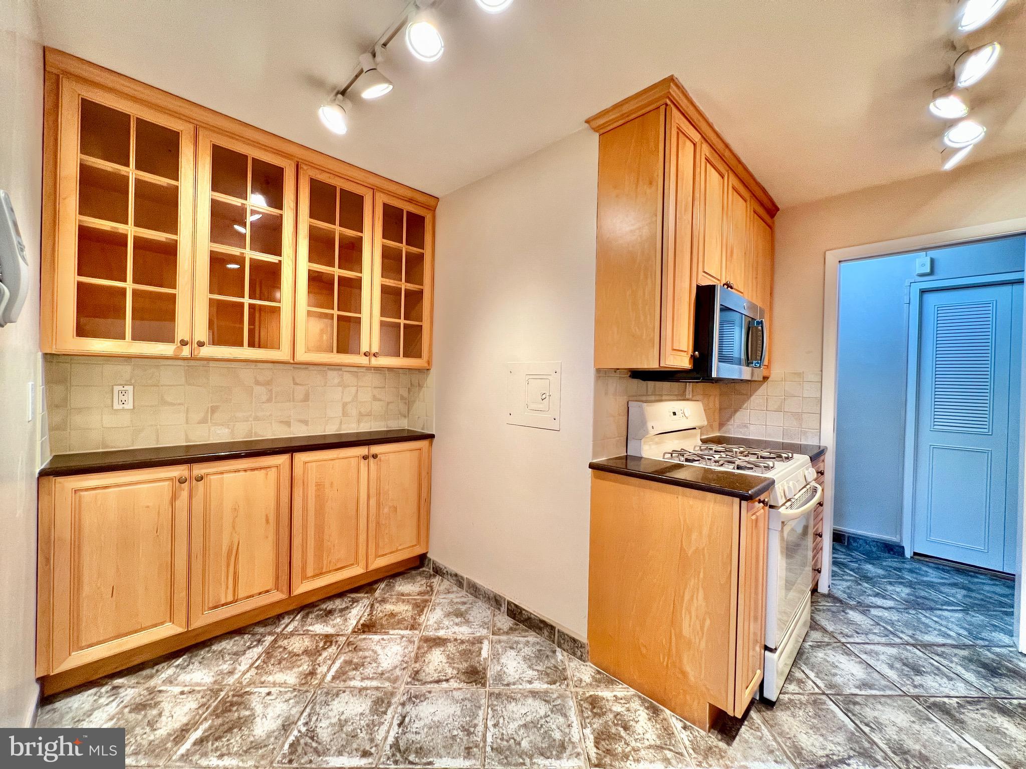 10500 ROCKVILLE PIK 401