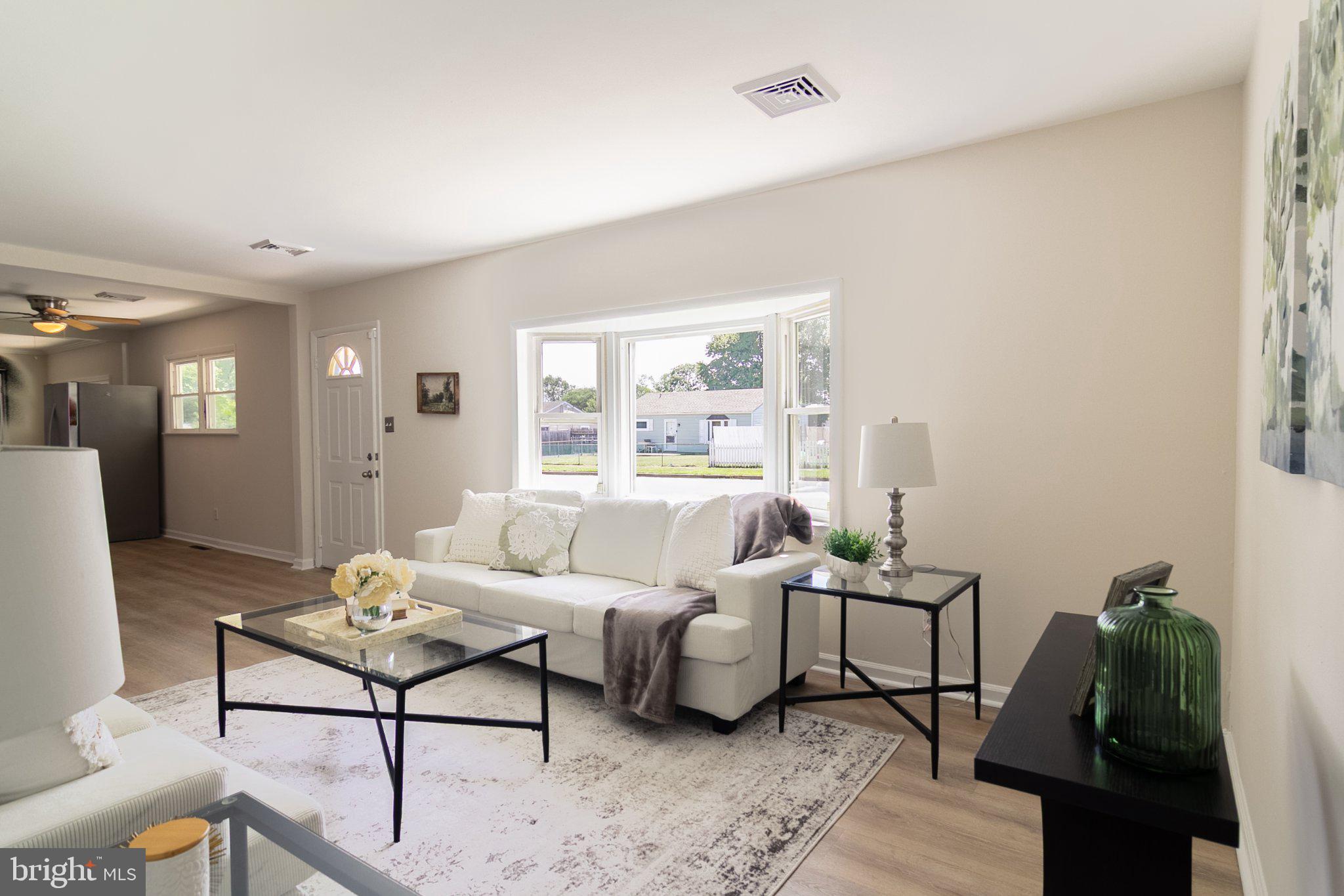 17 WARDOR AVENUE