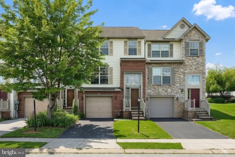 Townhouse For Sale - 95 Colonial Drive<br/> HANOVER, PA 17331