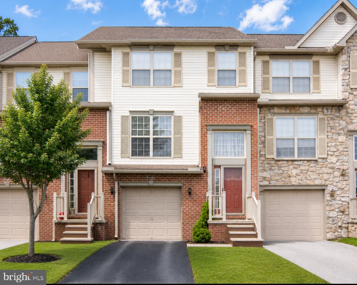 COLONIAL HILLS - Residential