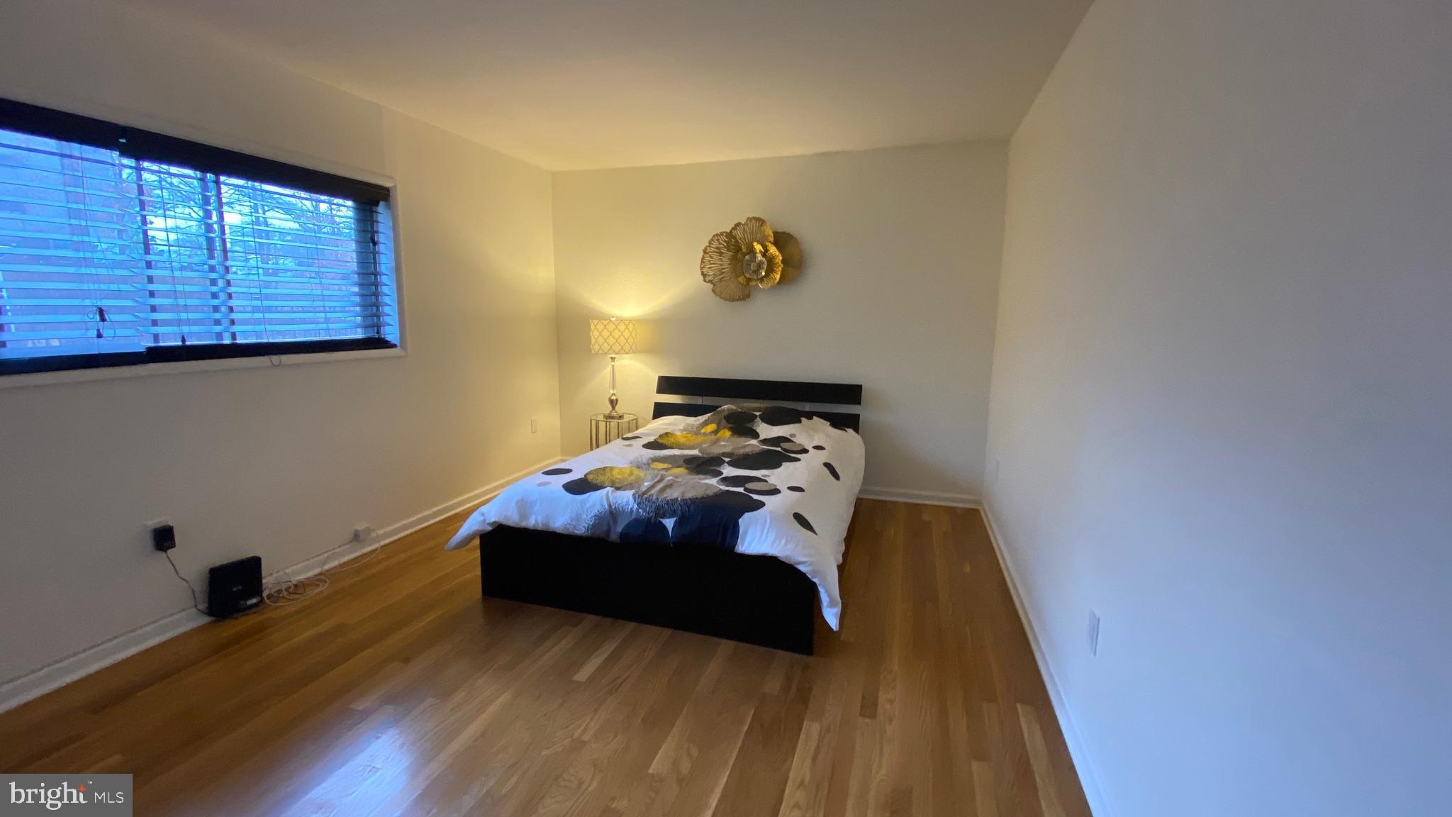 MCLEAN HILLS - Residential