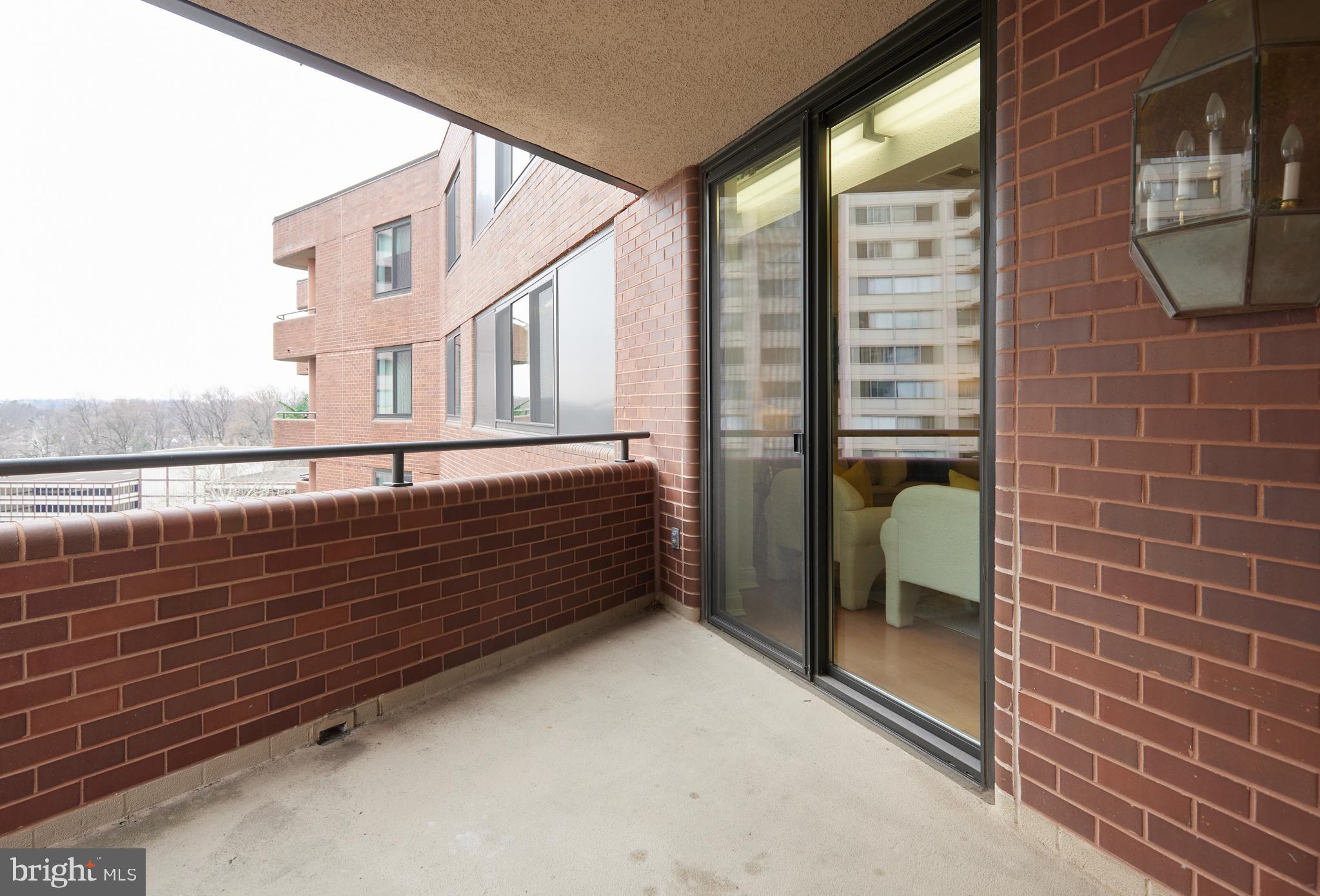 THE CARLETON OF CHEVY CHASE - Residential