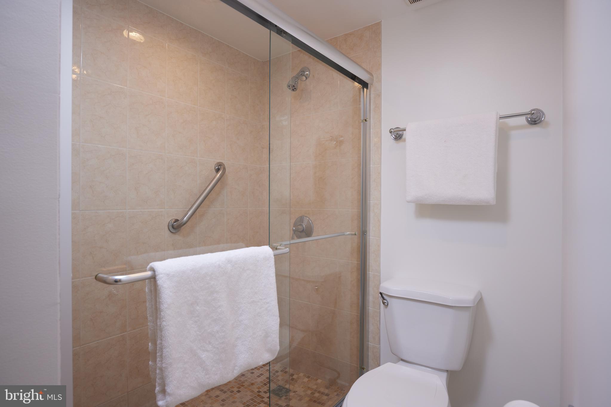 THE CARLETON OF CHEVY CHASE - Residential